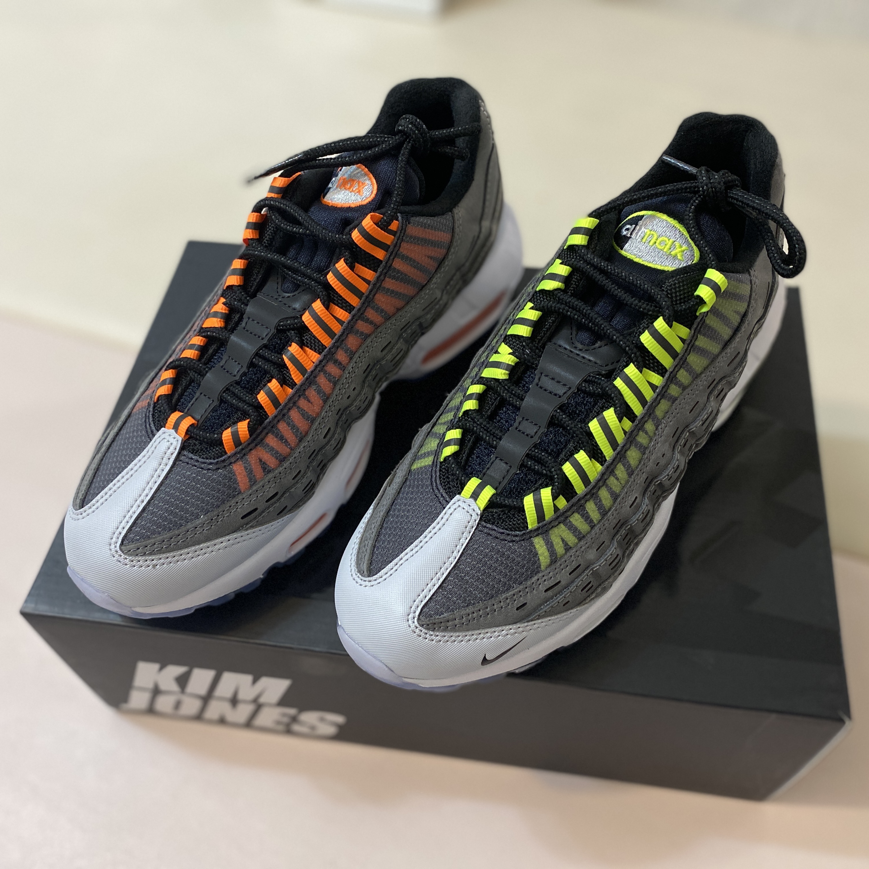 Nike x Kim Jones Air Max 95 Total Orange, Nike x Kim Jones Air Max 95 Volt 착용 스타일