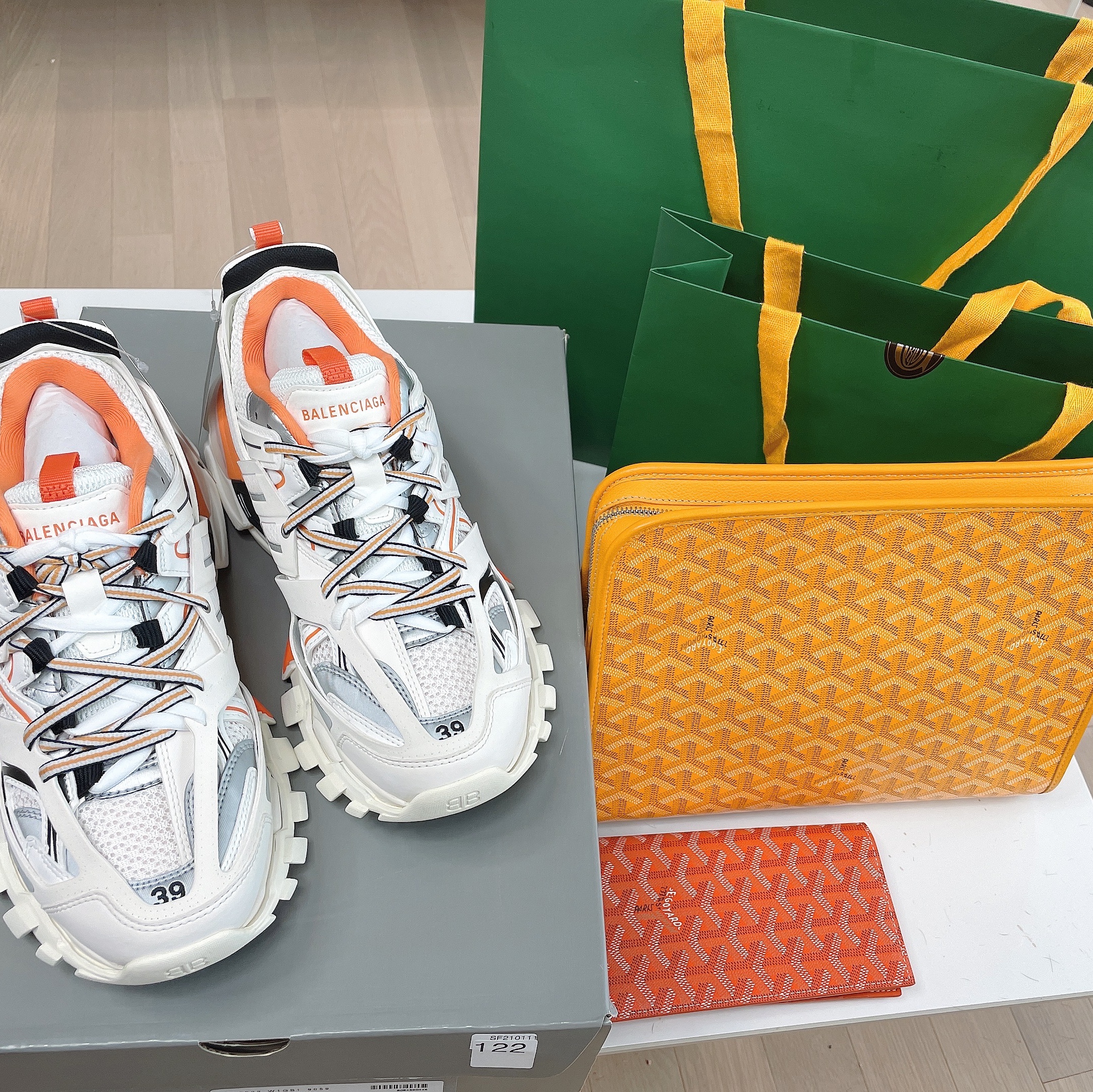 Balenciaga Track Sneakers White Orange 2019 착용 스타일
