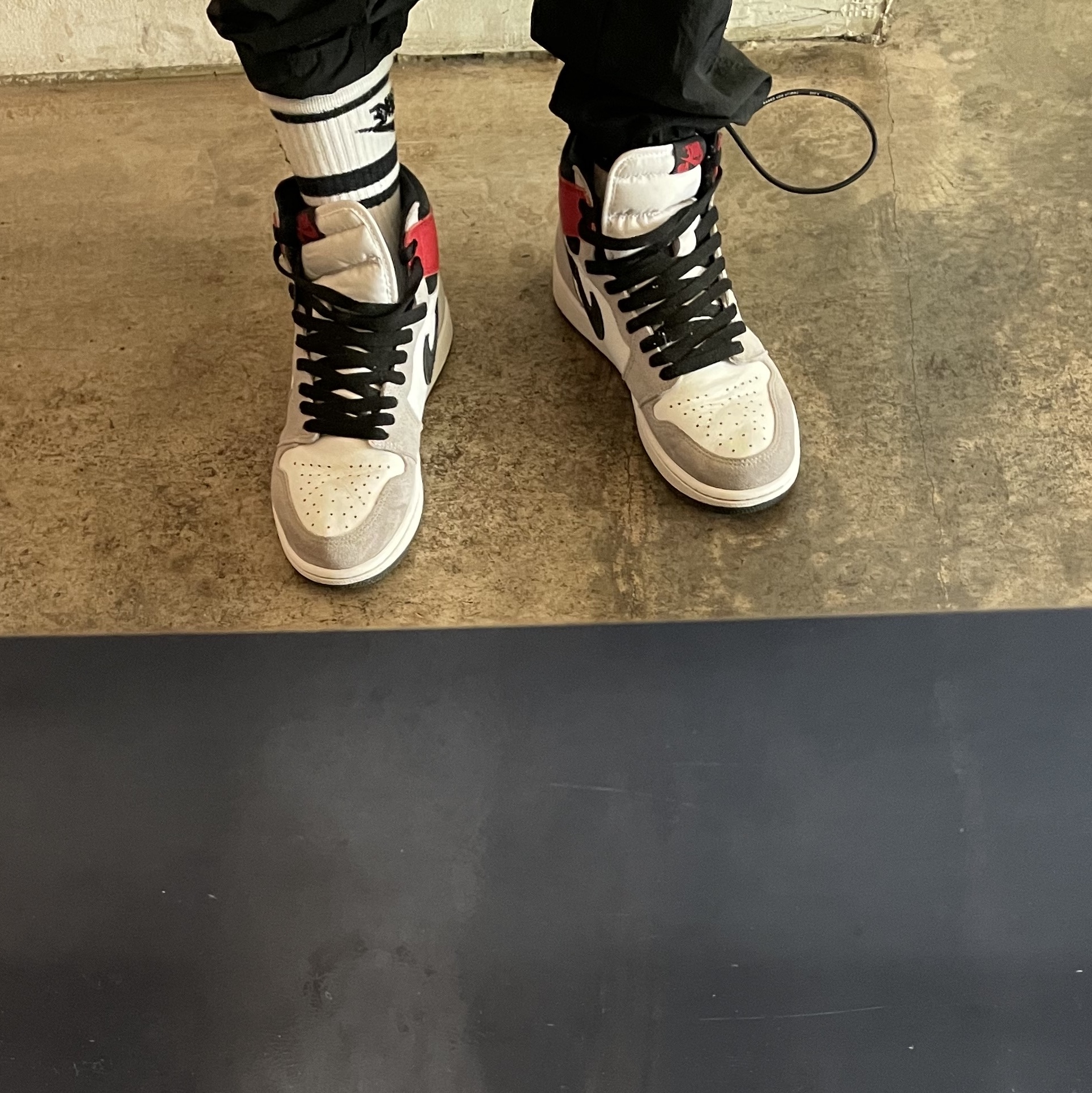 Jordan 1 Retro High OG Light Smoke Grey 착용 스타일