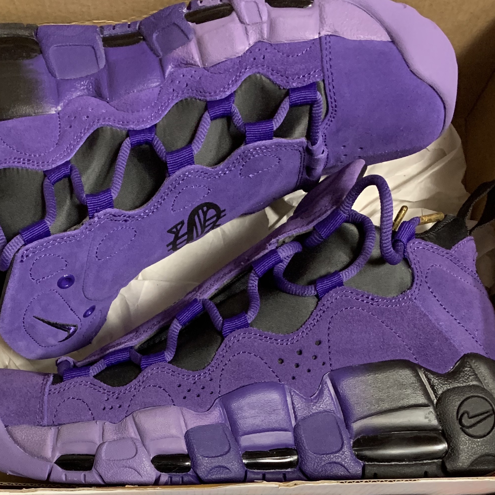 Nike Air More Money QS Court Purple 착용 스타일 - 1