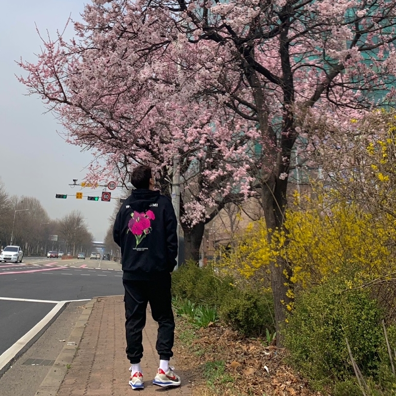Nike x Sacai VaporWaffle Royal Fuchsia 착용 스타일