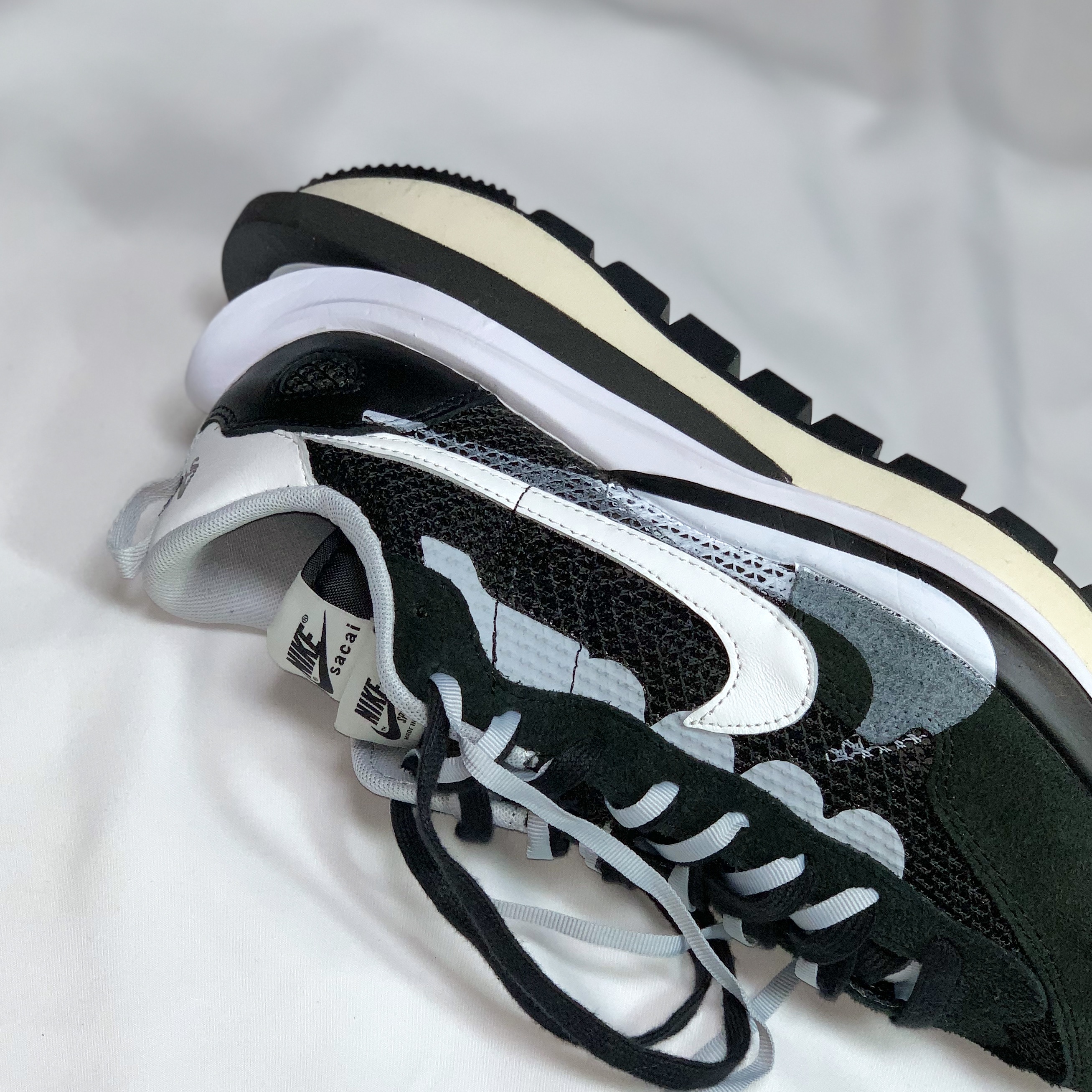 Nike x Sacai VaporWaffle Black White 착용 스타일 - 1