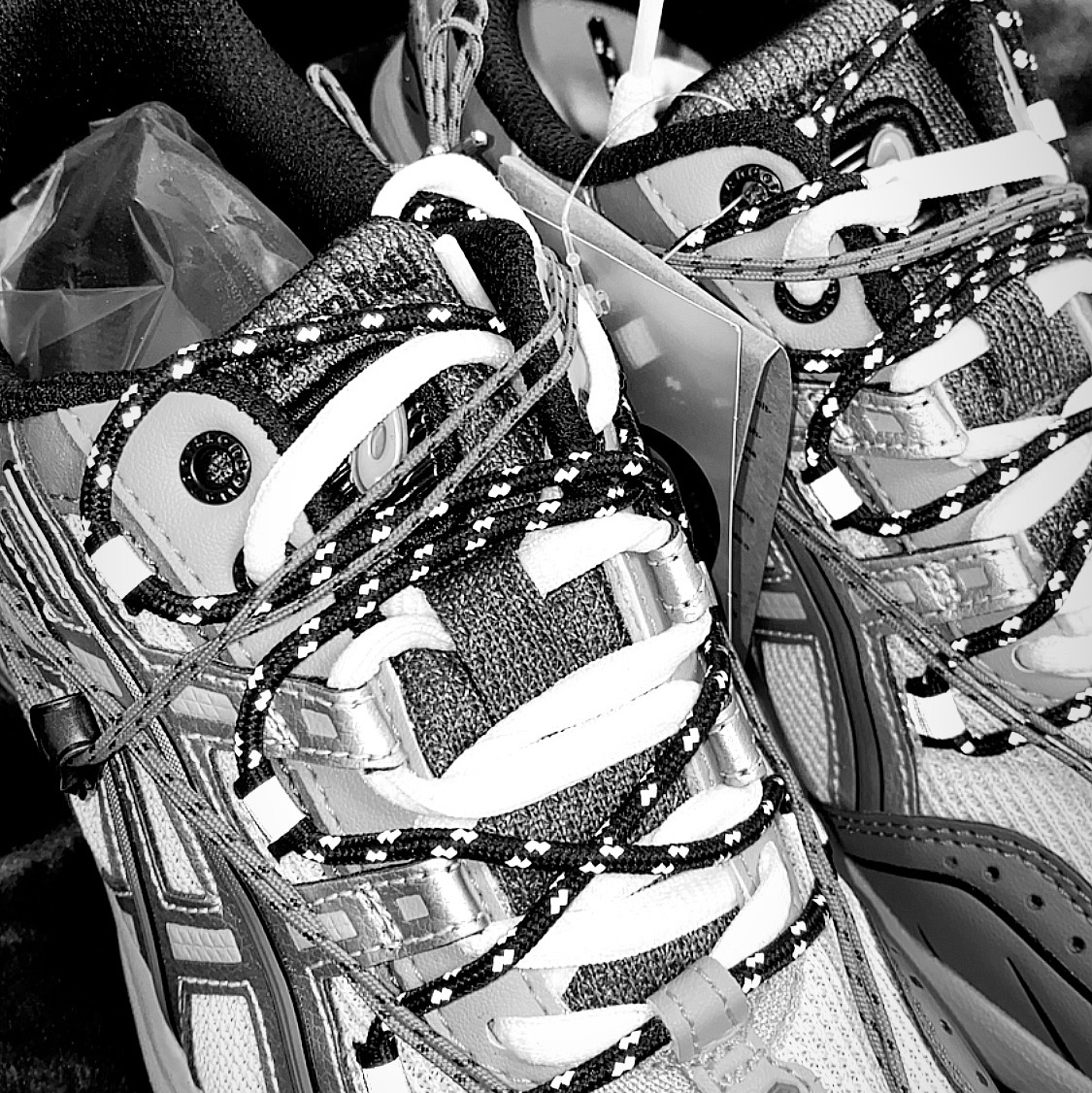 Asics x Andersson Bell Gel-1090 White Orange, Asics x Andersson Bell Gel-1090 Glacier Grey Silver 착용 스타일 - 3