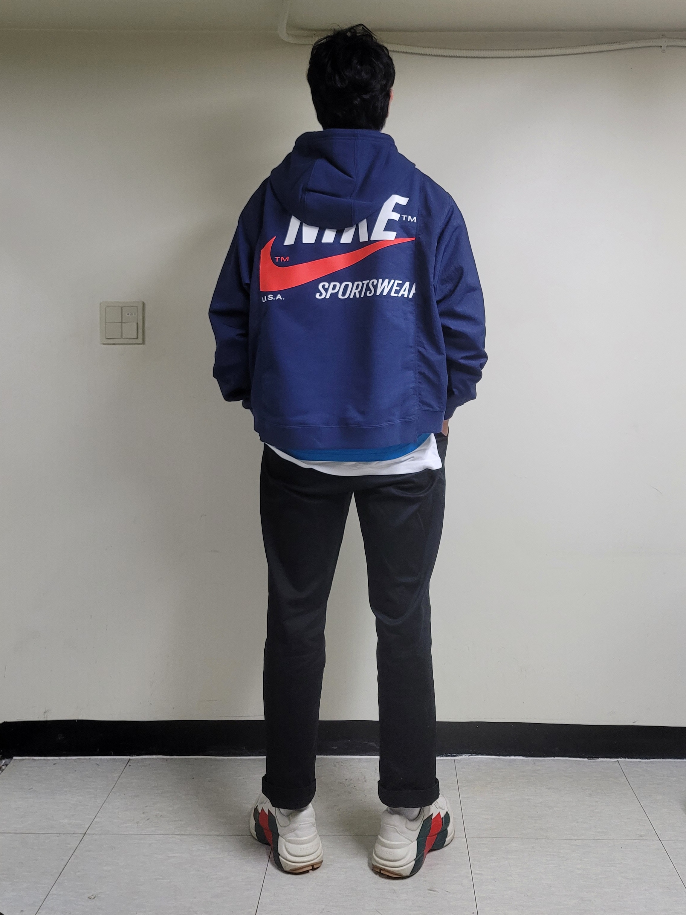 Nike NSW Hoodie BRS Midnight Navy 착용 스타일 - 2