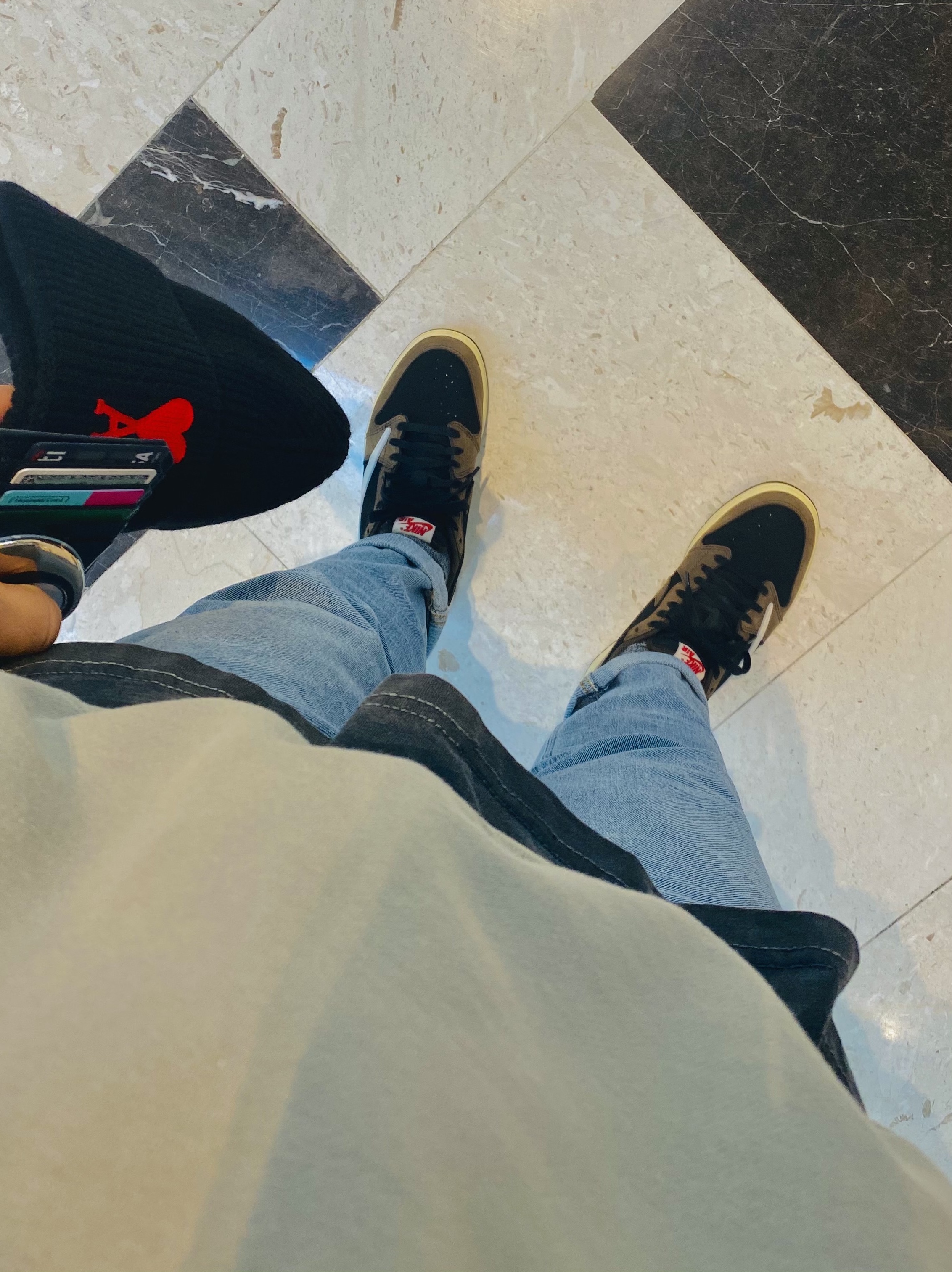 Jordan 1 x Travis Scott Retro Low OG SP Mocha 착용 스타일