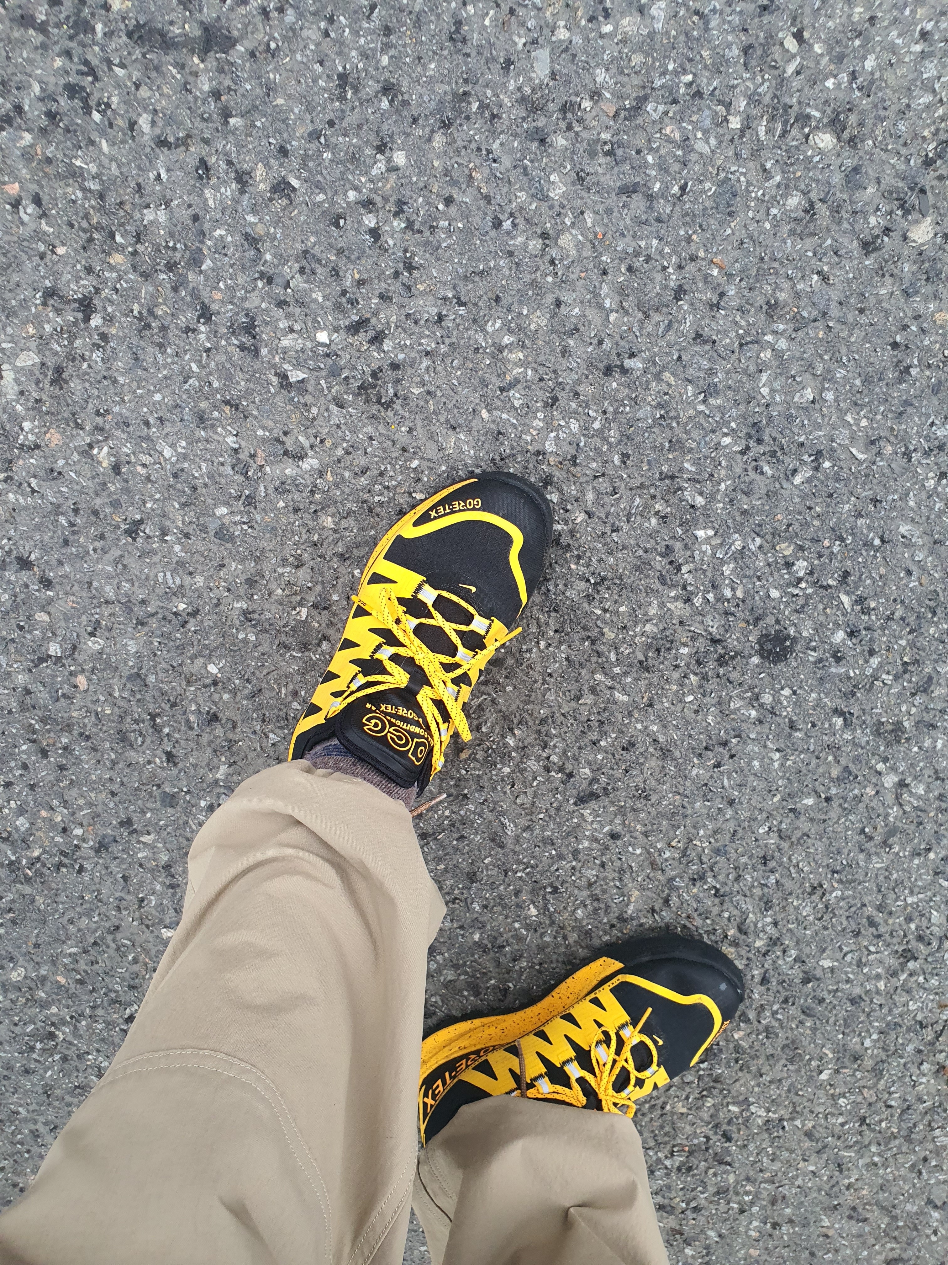Nike ACG Air Nasu Gore-Tex Black Orange 착용 스타일 - 2