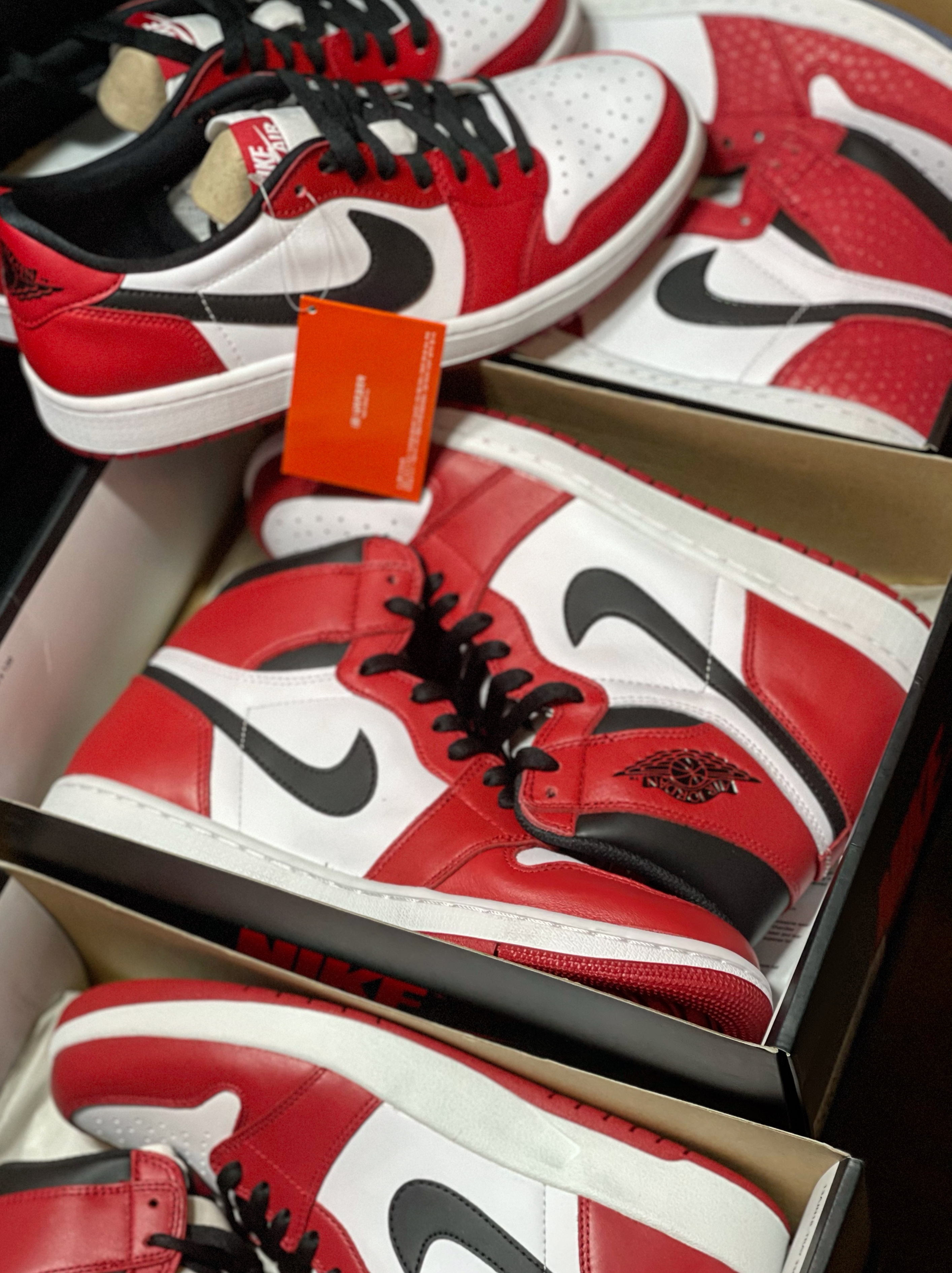 Jordan 1 Retro Low OG Chicago 2016, Jordan 1 Retro High Spider-Man Origin Story 착용 스타일