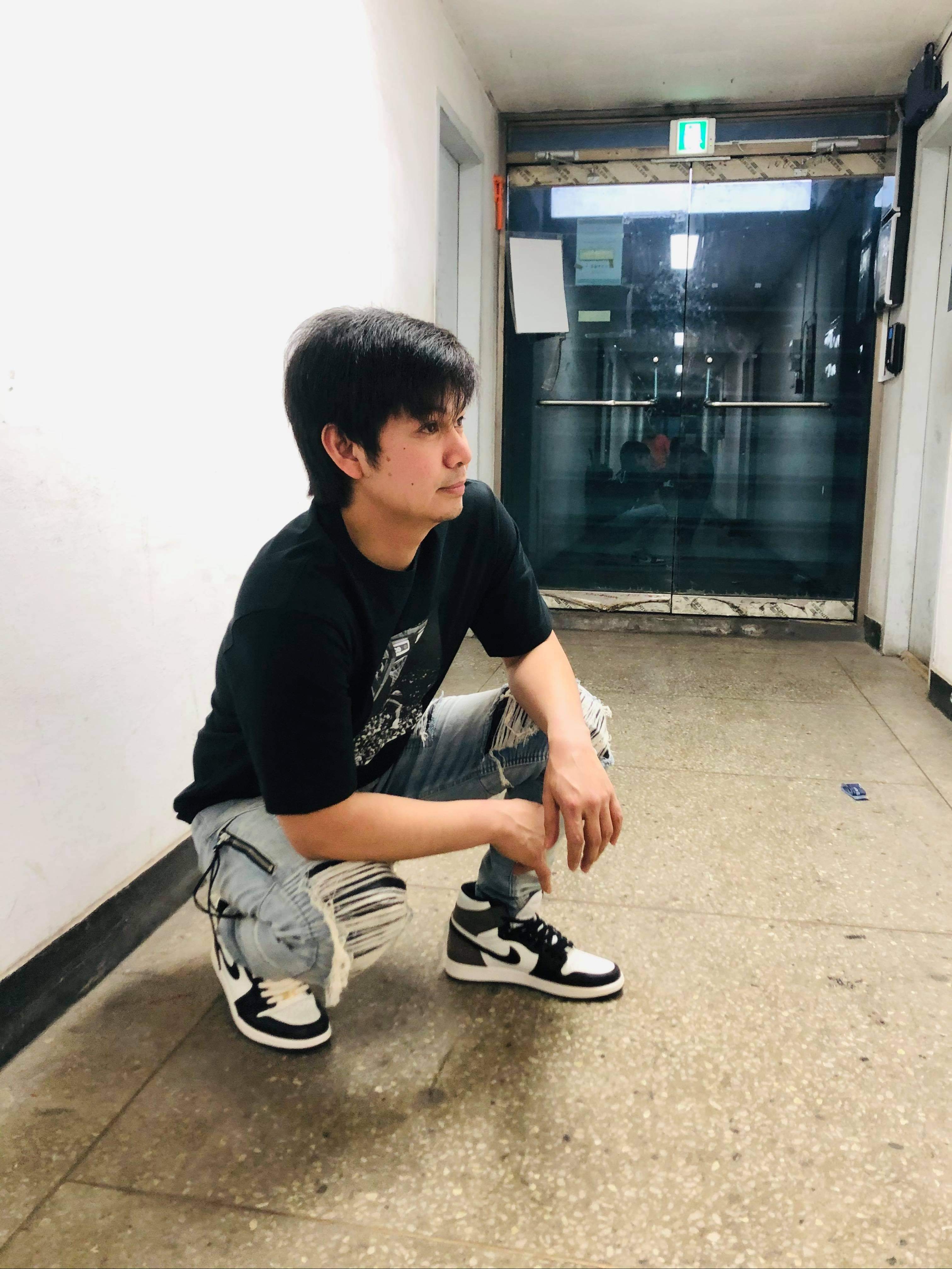 Jordan 1 Retro High OG Black Mocha, Jordan x Union Reverse Dunk T-Shirt Black 착용 스타일 - 4