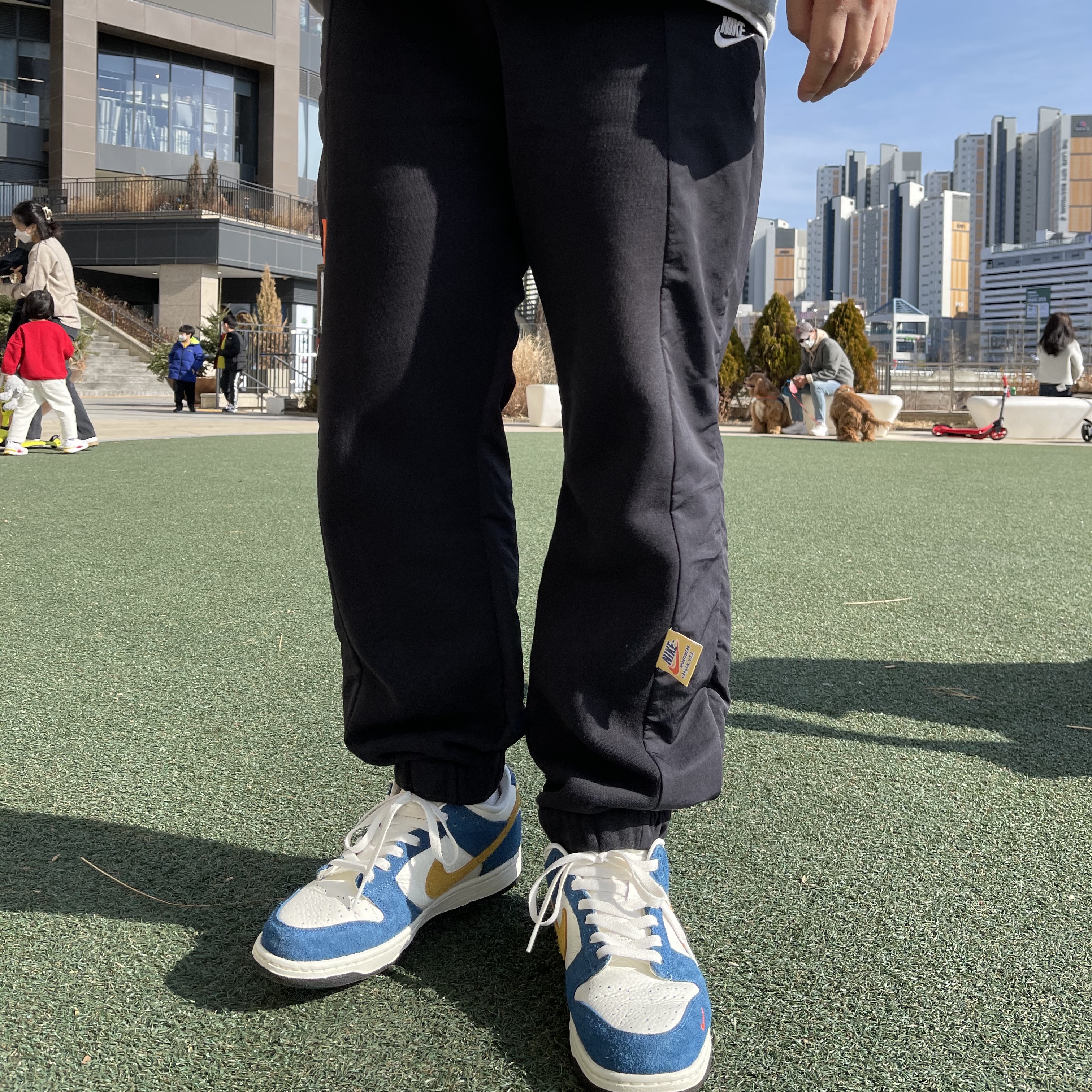 Nike x Kasina Dunk Low 80's Bus, Nike x Stussy NRG BR Crew Fleece Grey 착용 스타일 - 3