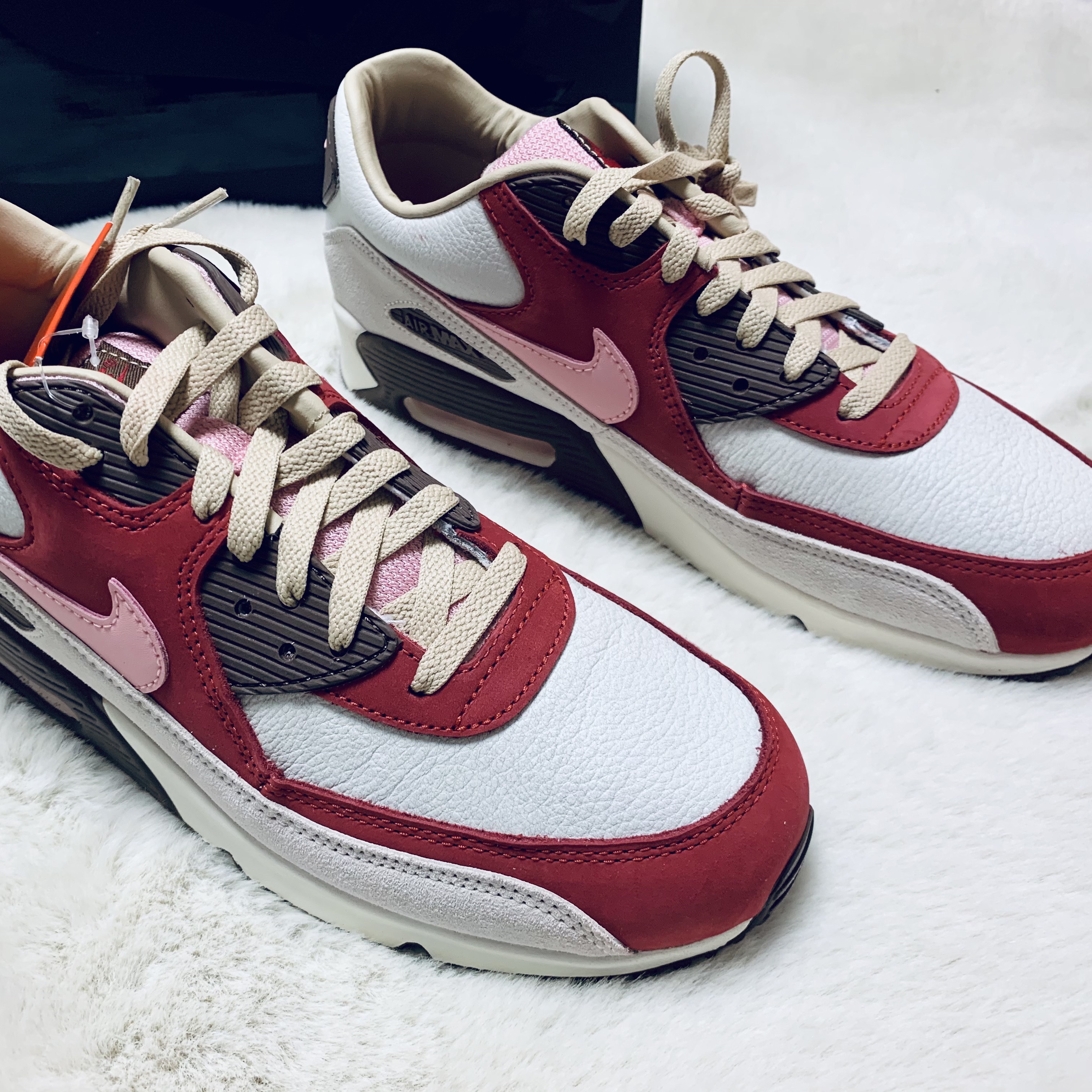 Nike Air Max 90 NRG Bacon 착용 스타일 - 2