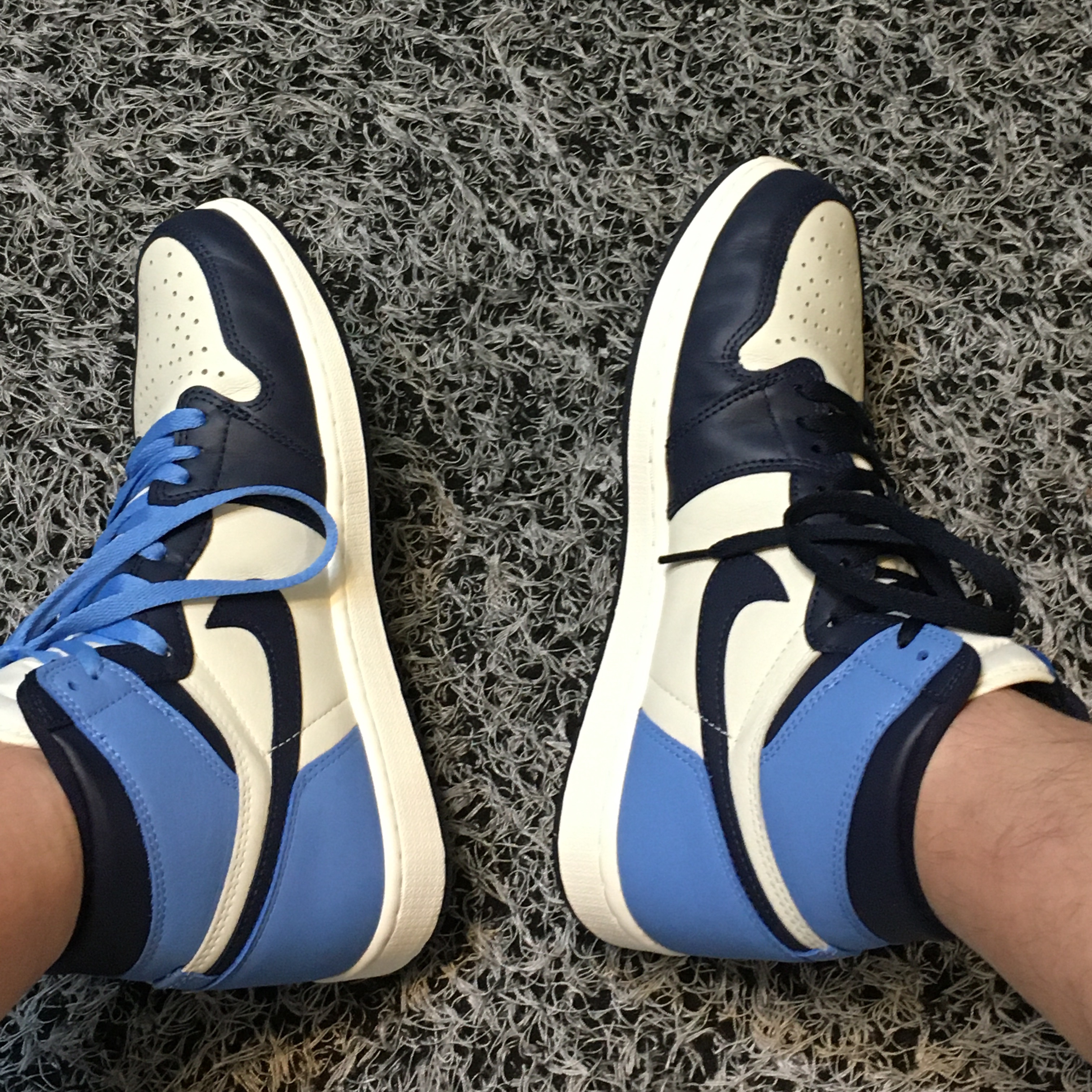 Jordan 1 Retro High Obsidian UNC 착용 스타일