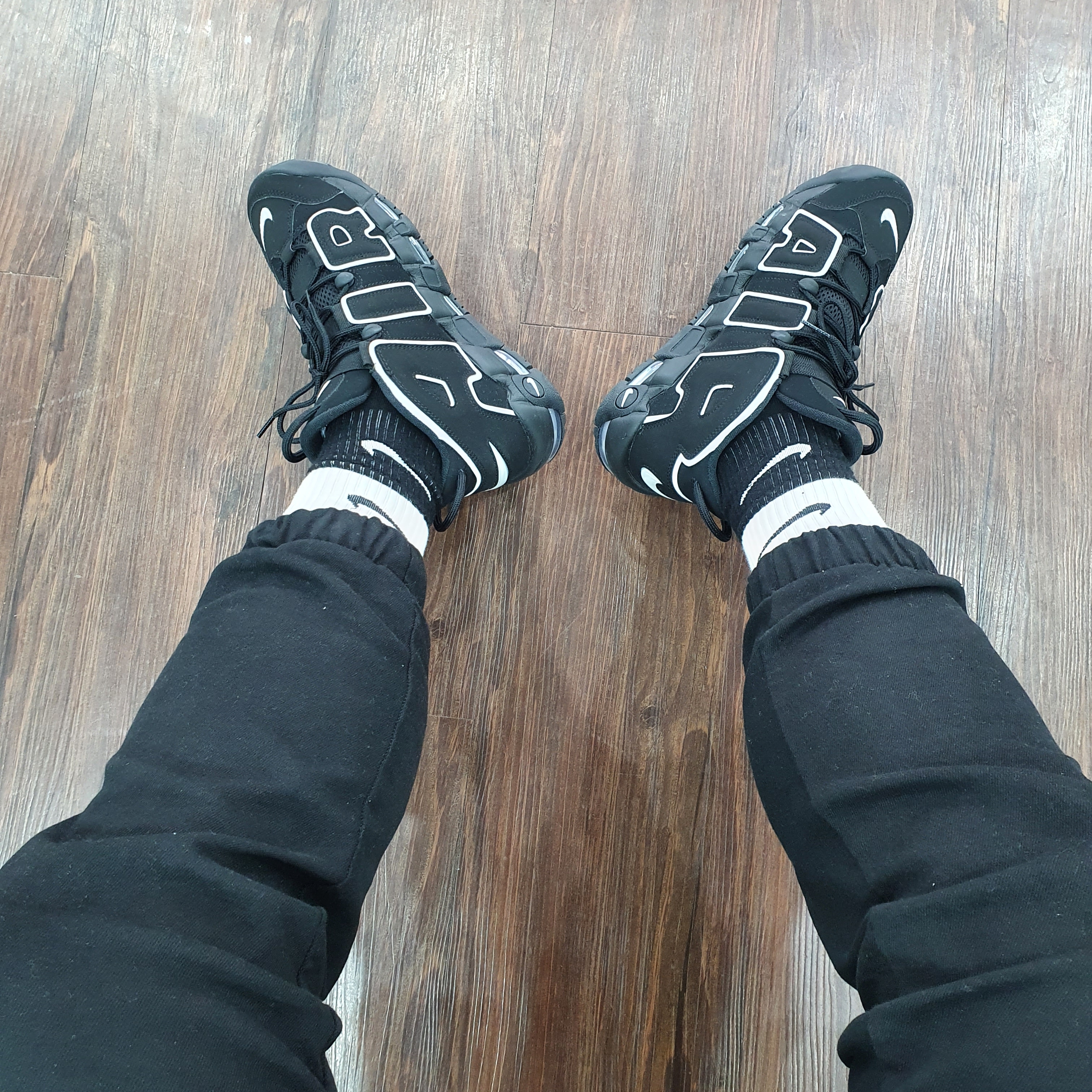 Nike Air More Uptempo Black White 2020 착용 스타일