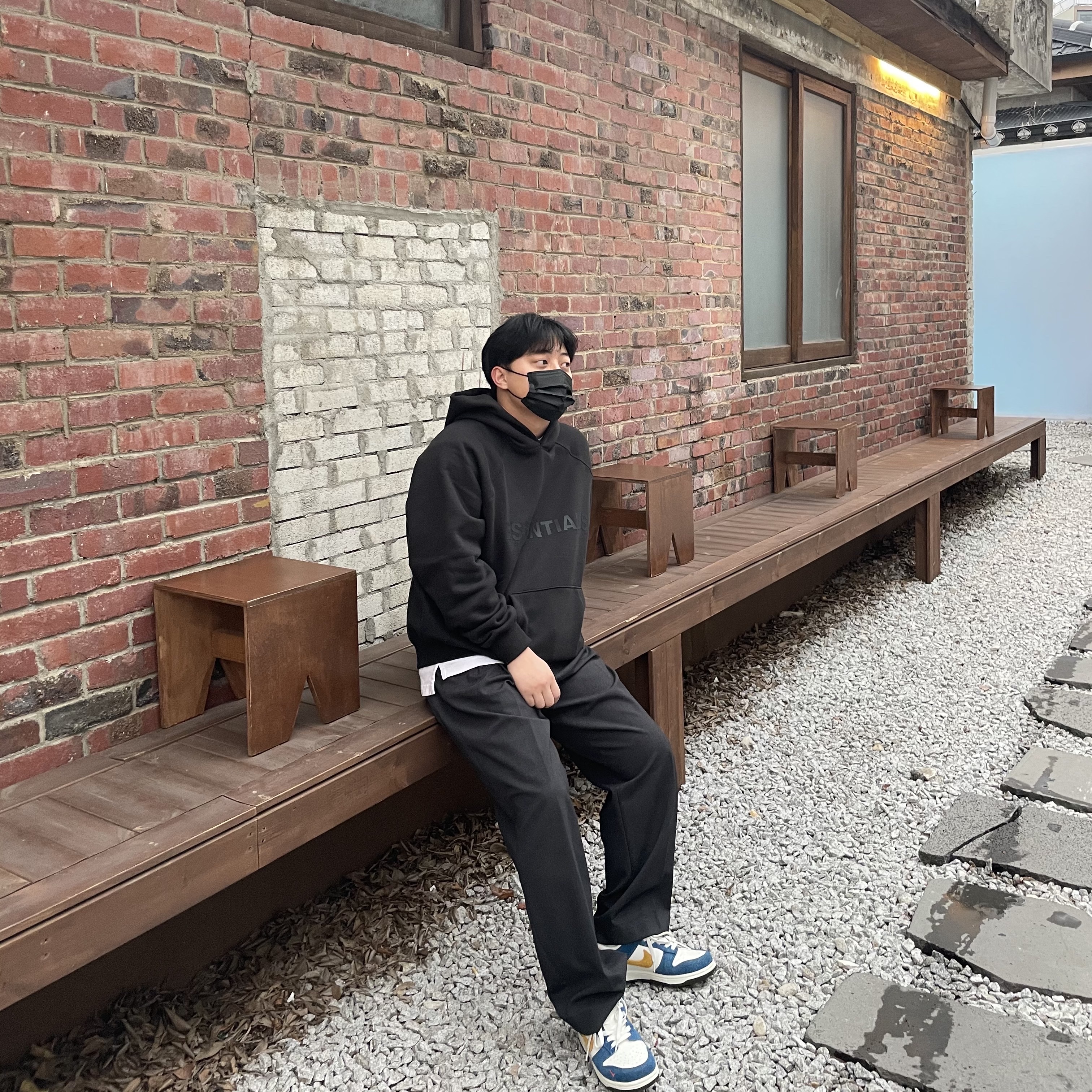 Essentials 3D Silicon Applique Pullover Hoodie Dark Slate/Black 2020, Nike x Kasina Dunk Low 80's Bus 착용 스타일
