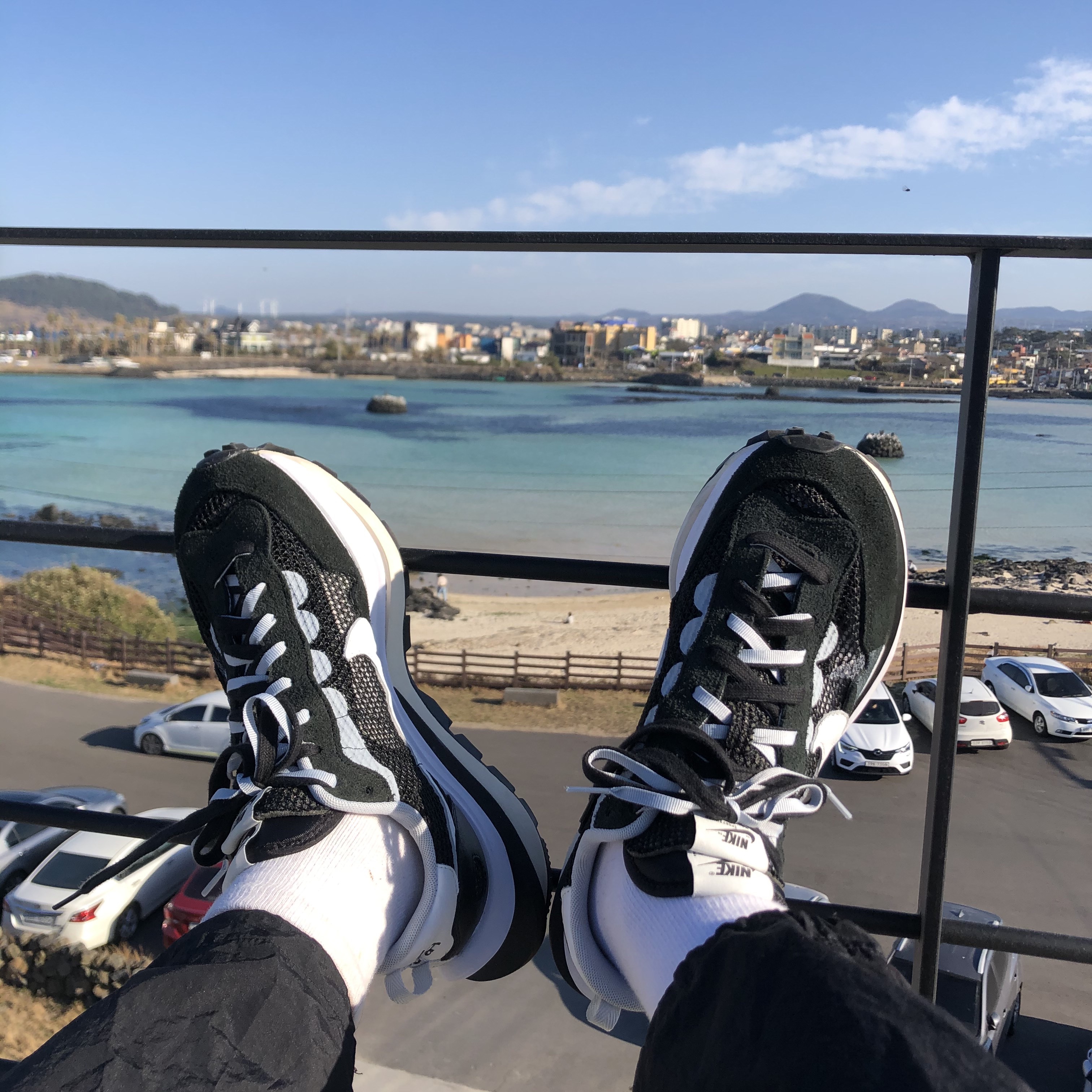 Nike x Sacai VaporWaffle Black White 착용 스타일