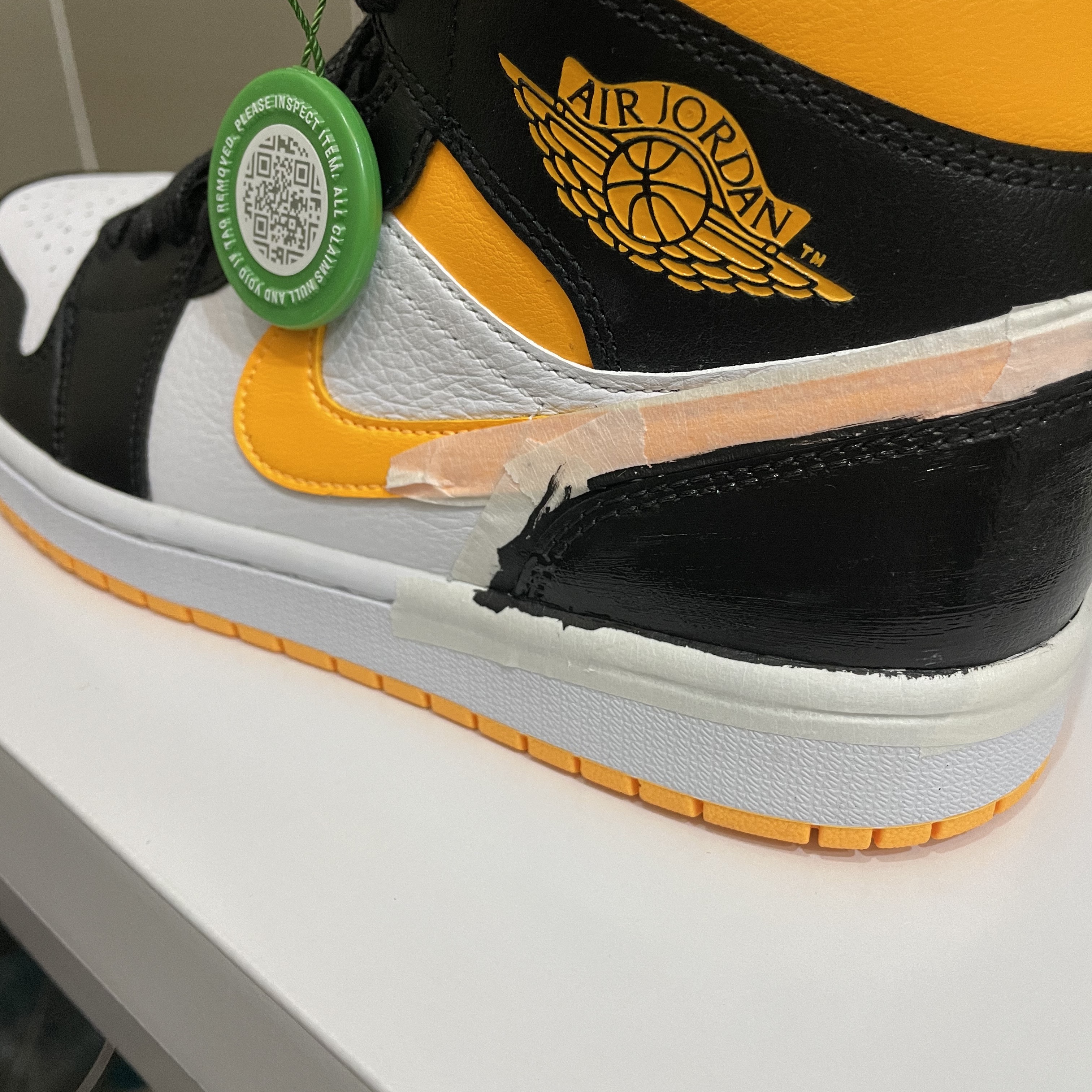 (W) Jordan 1 Mid SE Laser Orange 착용 스타일 - 1