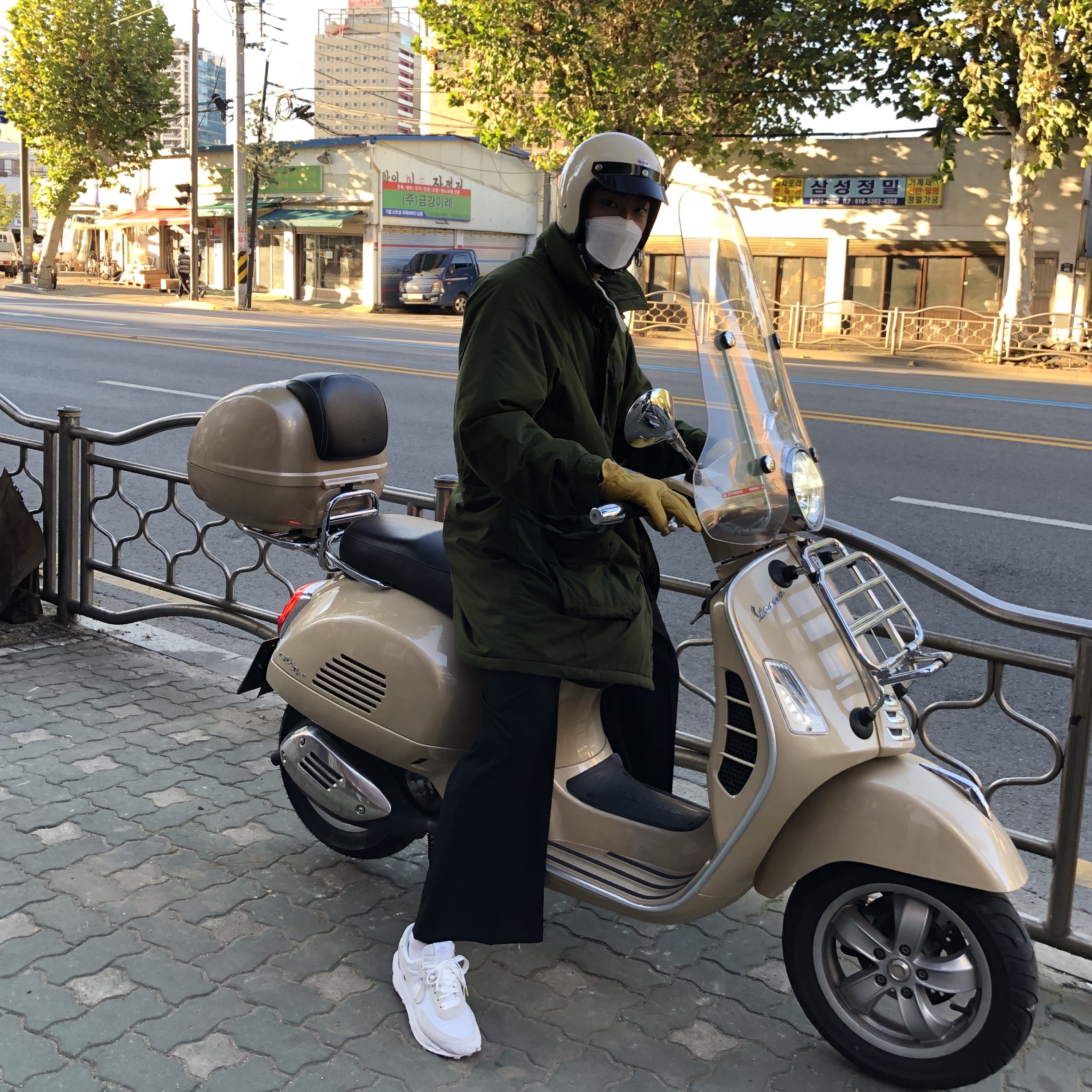 Nike x Sacai LDWaffle White Nylon 착용 스타일