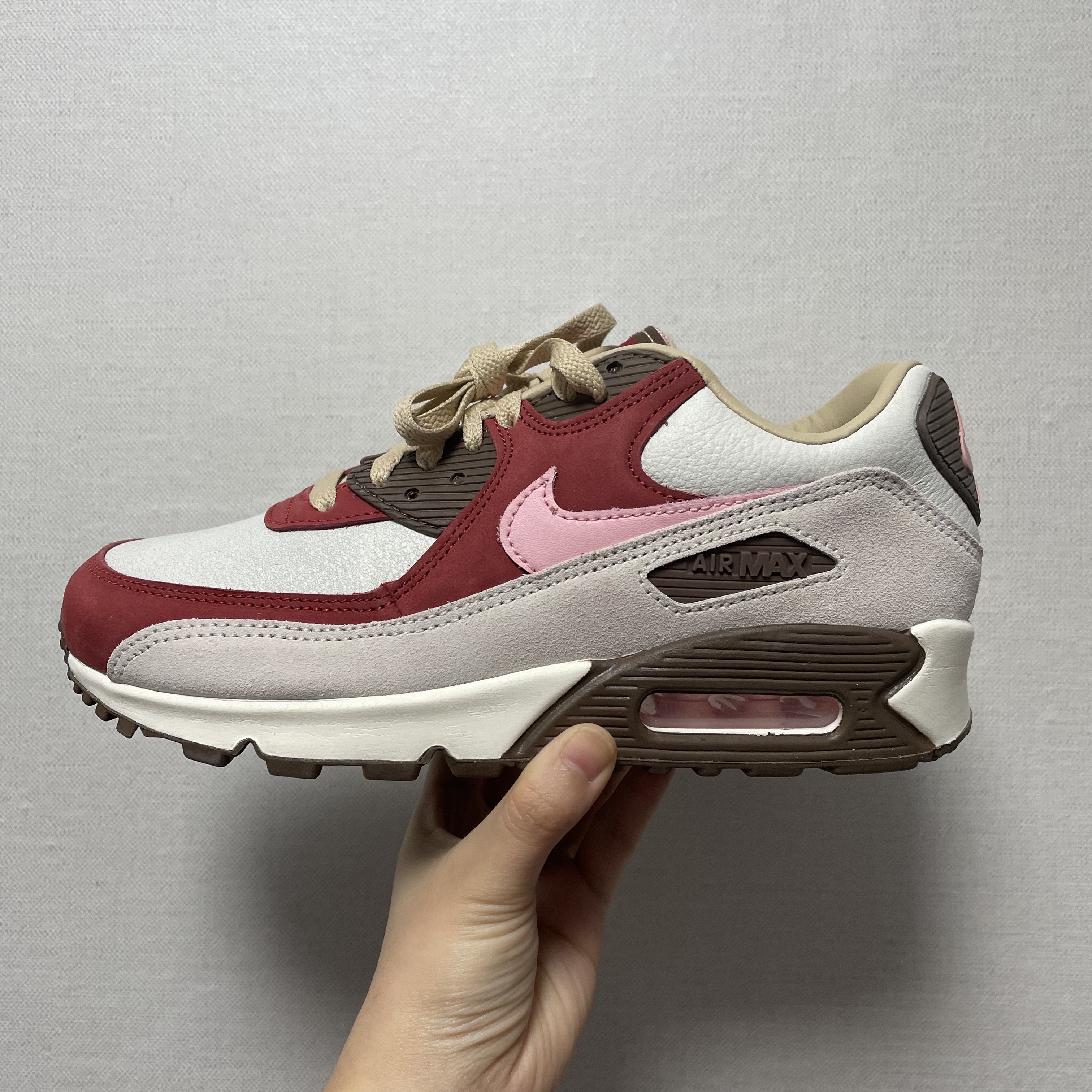 Nike Air Max 90 NRG Bacon 착용 스타일