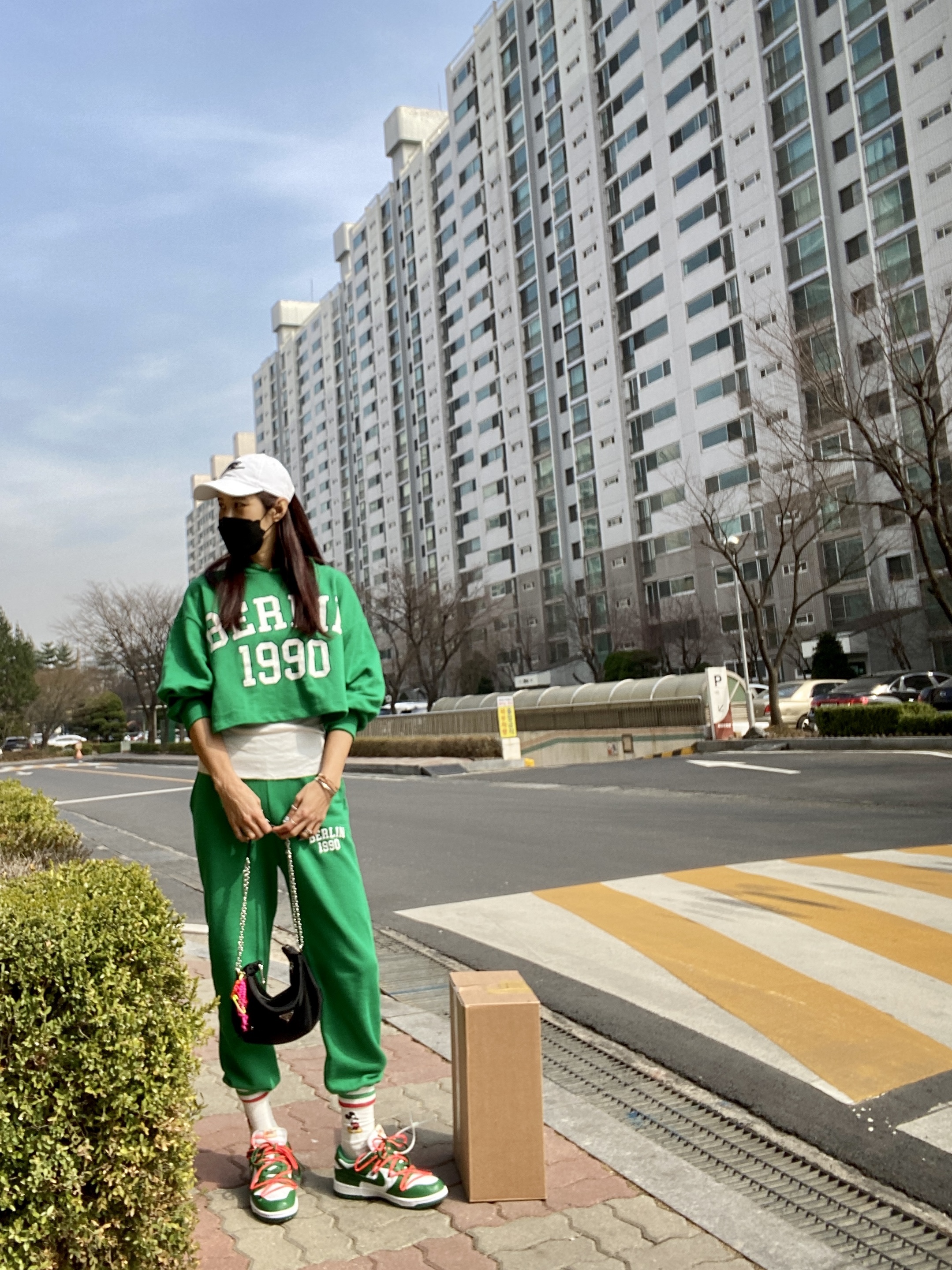 Nike x Off-White Dunk Low Pine Green 착용 스타일 - 2