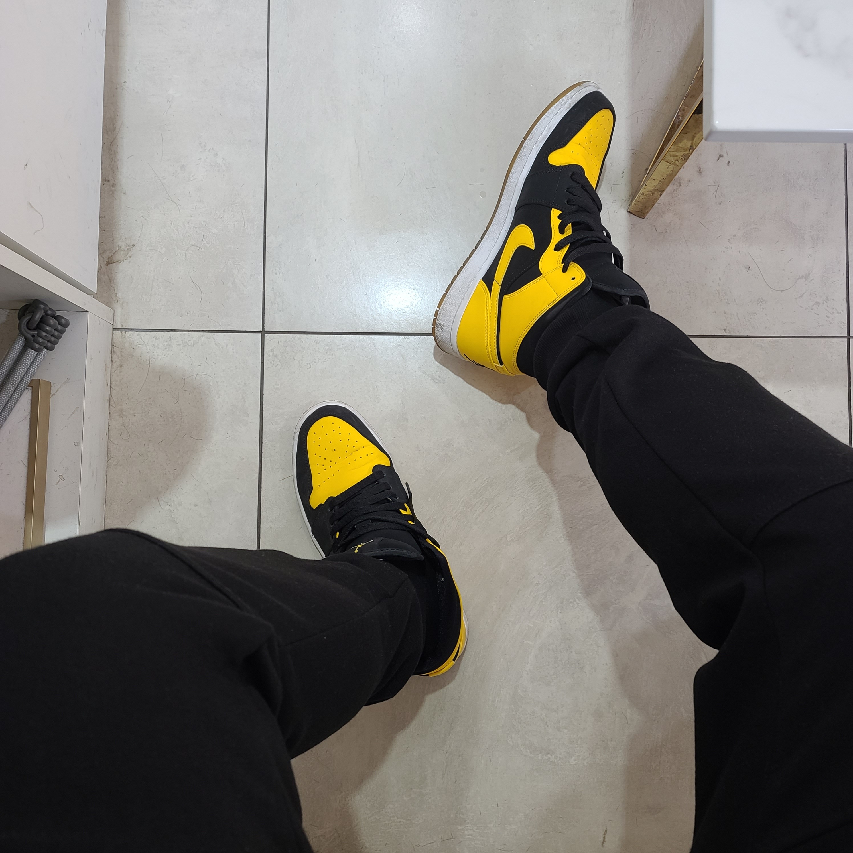 Jordan 1 Retro Mid New Love 2017 착용 스타일