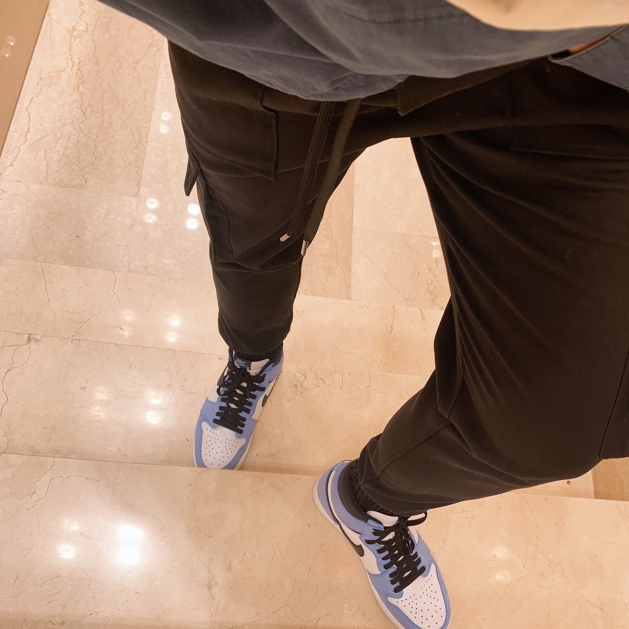 Jordan 1 Retro High OG University Blue 착용 스타일