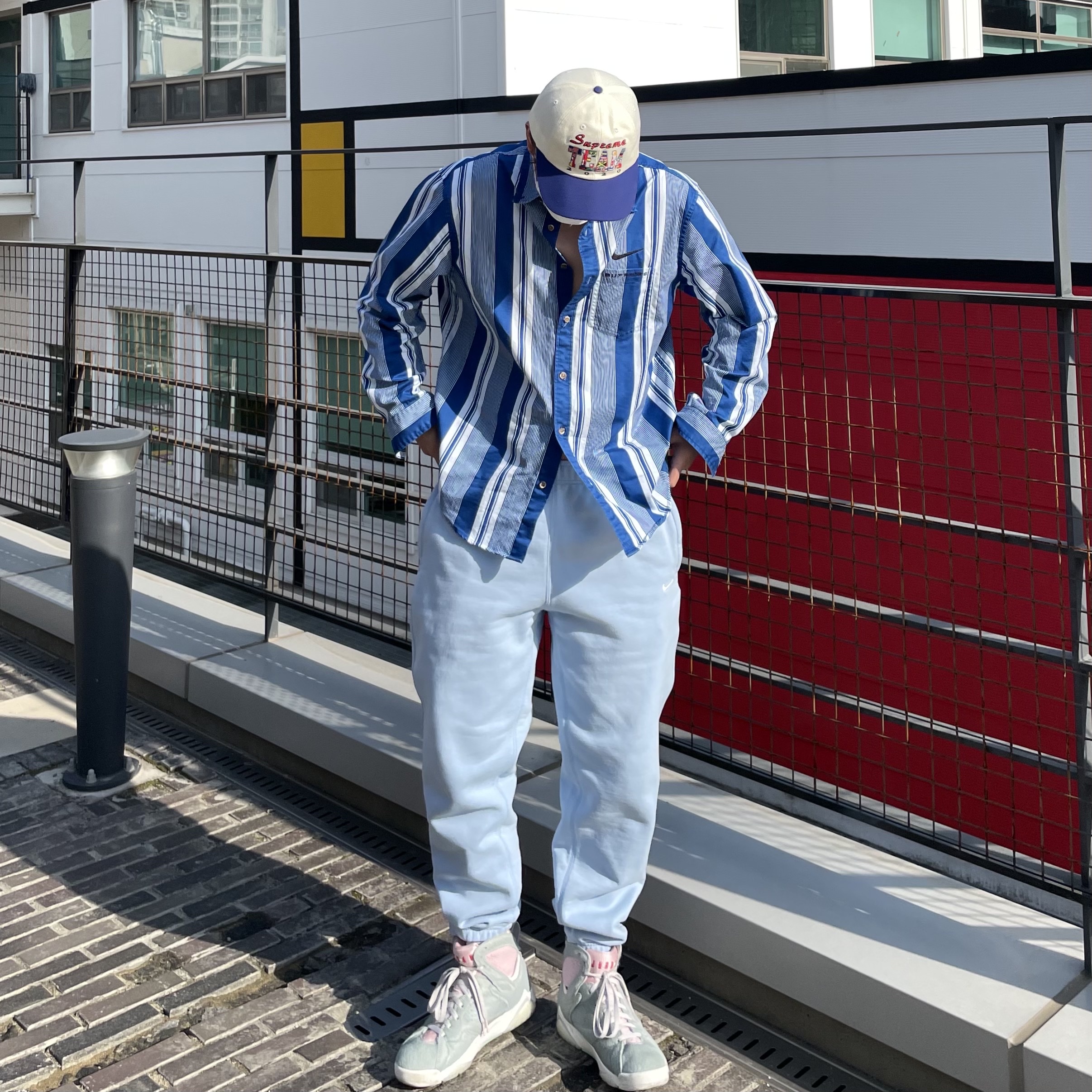Supreme x Nike Cotton Twill Shirt Blue Stripe - 21SS, Jordan 7 Retro SE Hare 2.0 착용 스타일 - 1