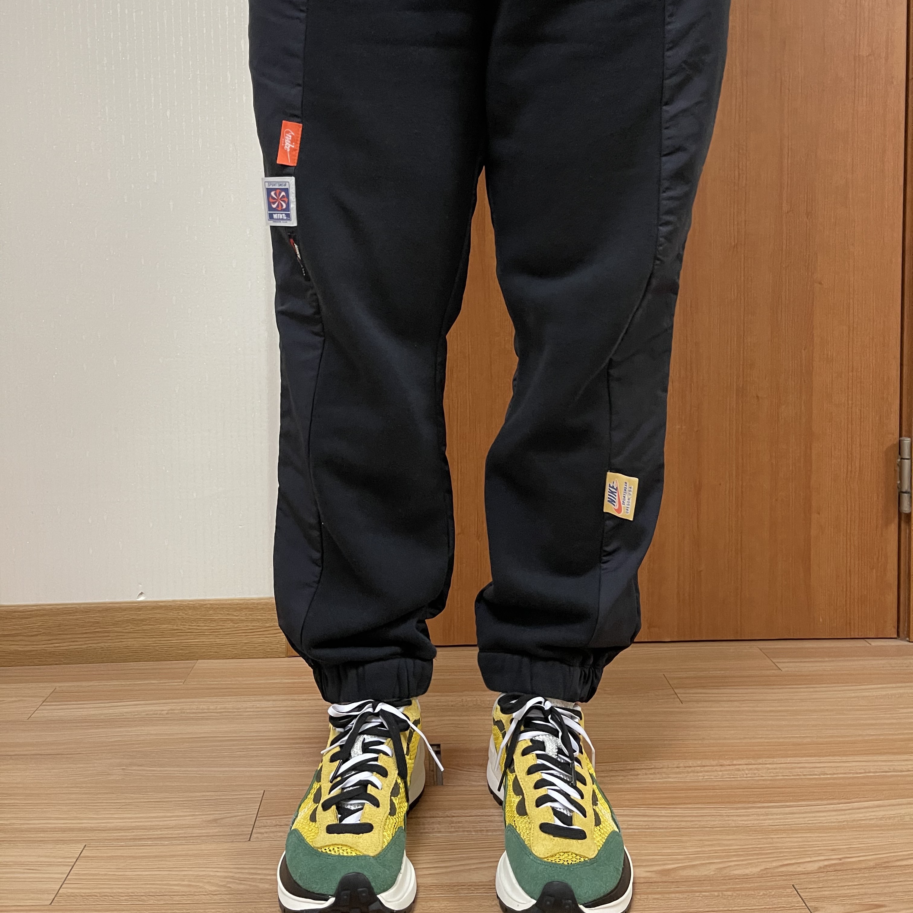 Nike x Sacai VaporWaffle Tour Yellow & Gorge Green Sail 착용 스타일 - 1