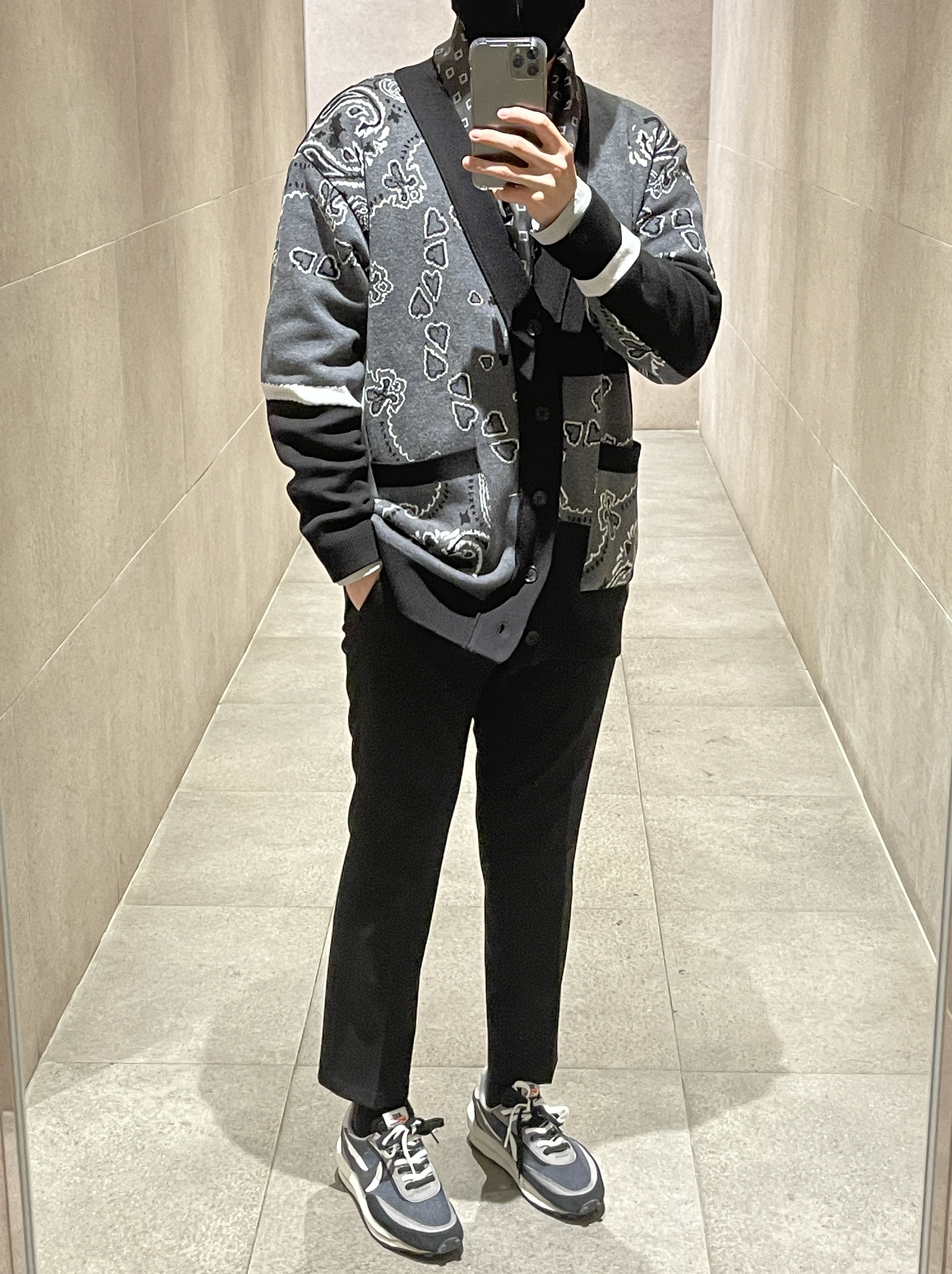 Nike x Sacai LDWaffle Black 착용 스타일 - 1