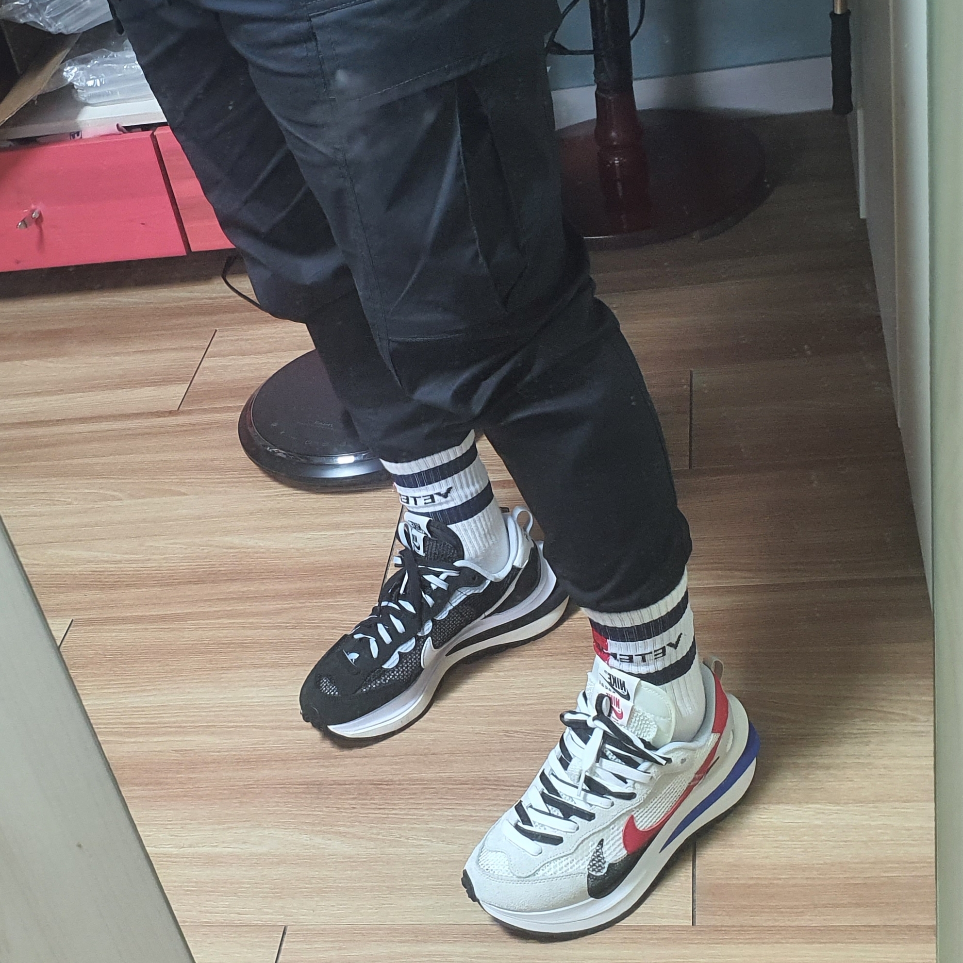 Nike x Sacai VaporWaffle Black White, Nike x Sacai VaporWaffle Royal Fuchsia 착용 스타일