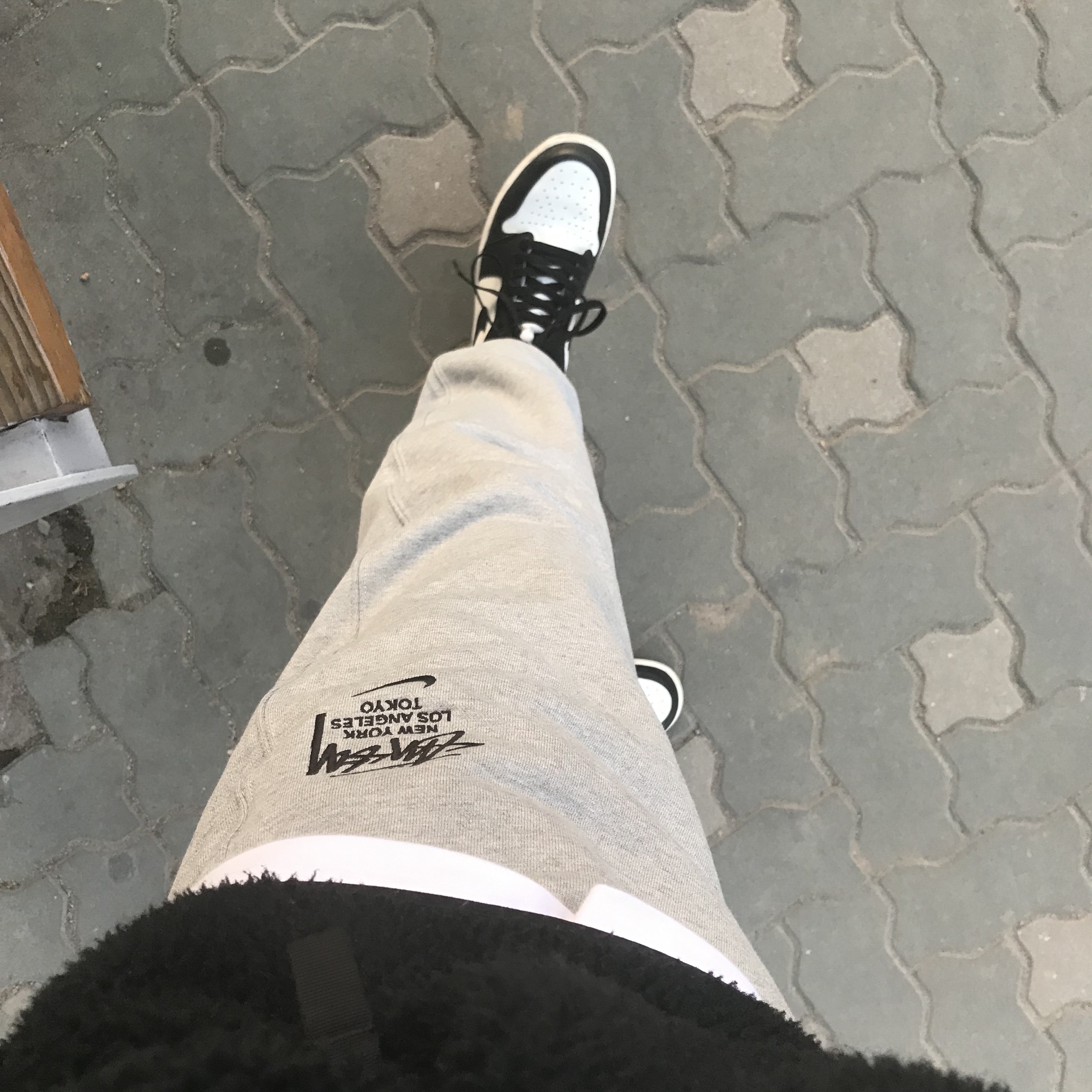 Jordan 1 Retro High OG Black Mocha, Nike x Stussy NRG ZR Fleece Pants Heather Grey - US/EU 착용 스타일
