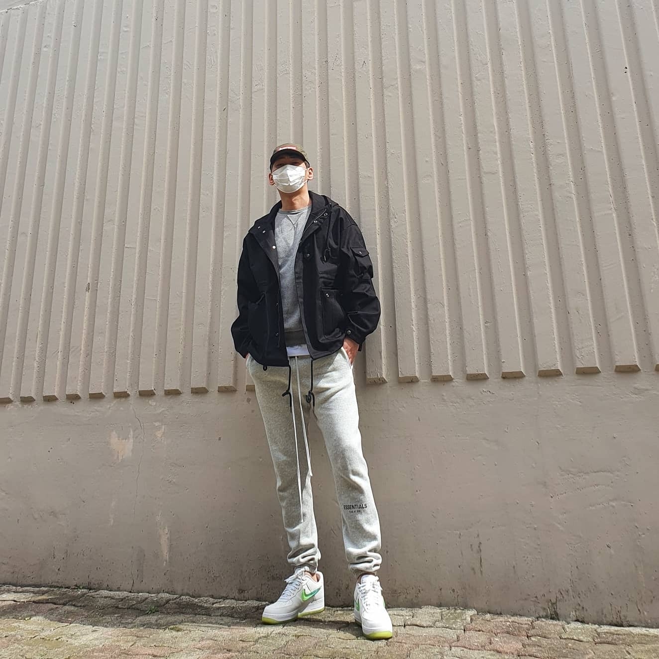 Essentials Sweatpants Heather Grey - 20FW, Nike Air Force 1 Low Jelly Swoosh White 착용 스타일 - 2