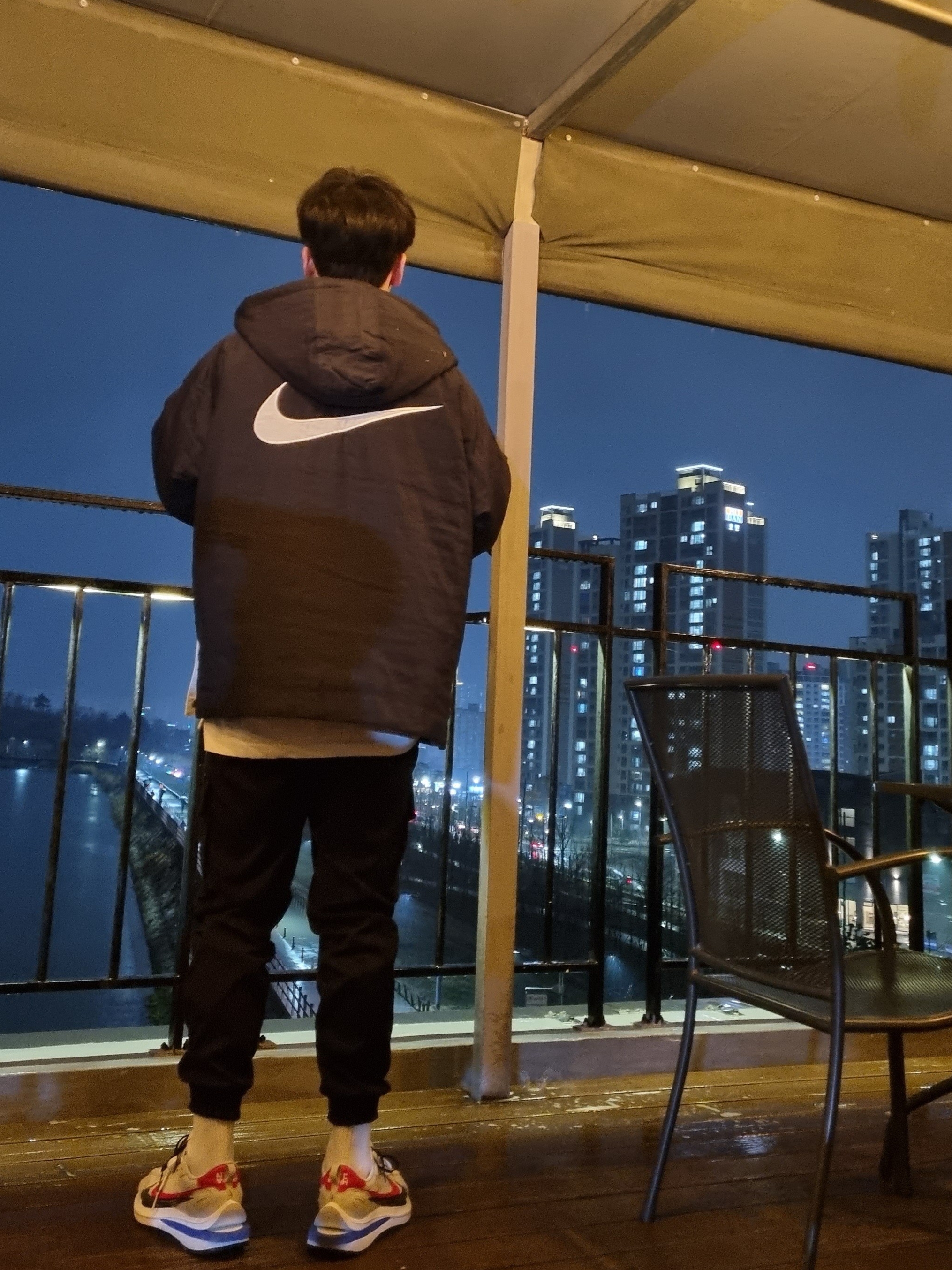 Nike x Sacai VaporWaffle Royal Fuchsia, (W) Nike x Ambush NBA Collection Nets Jacket - US/EU 착용 스타일