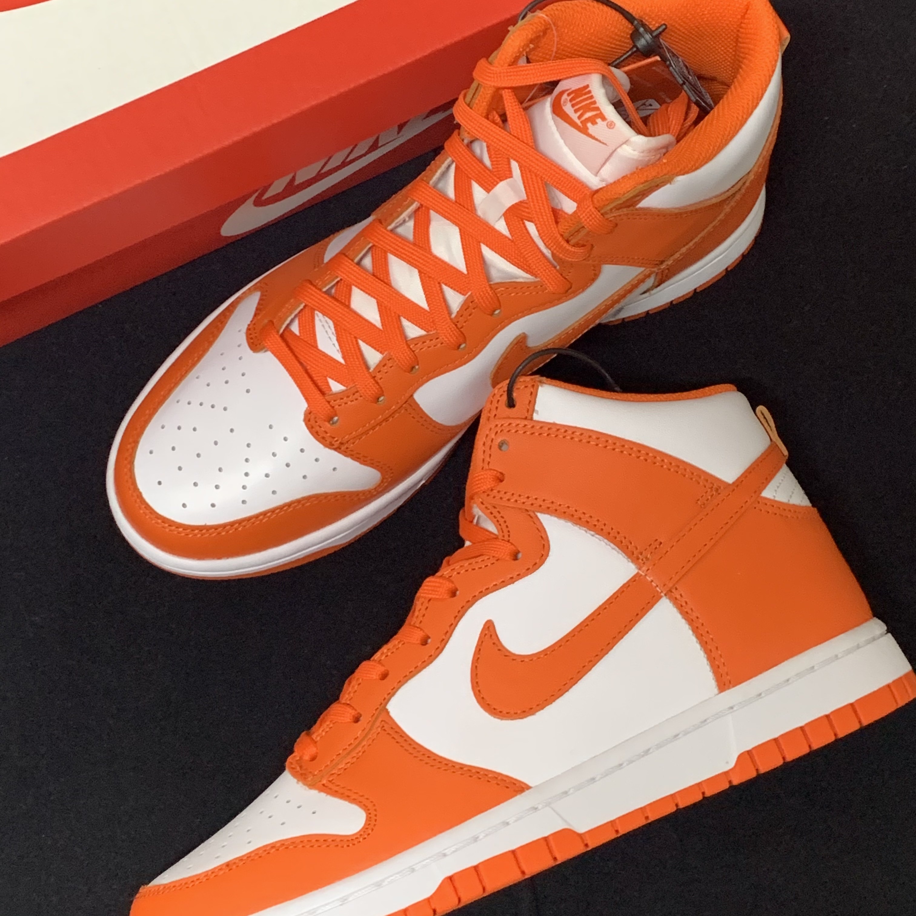 Nike Dunk High Retro Orange Blaze 착용 스타일