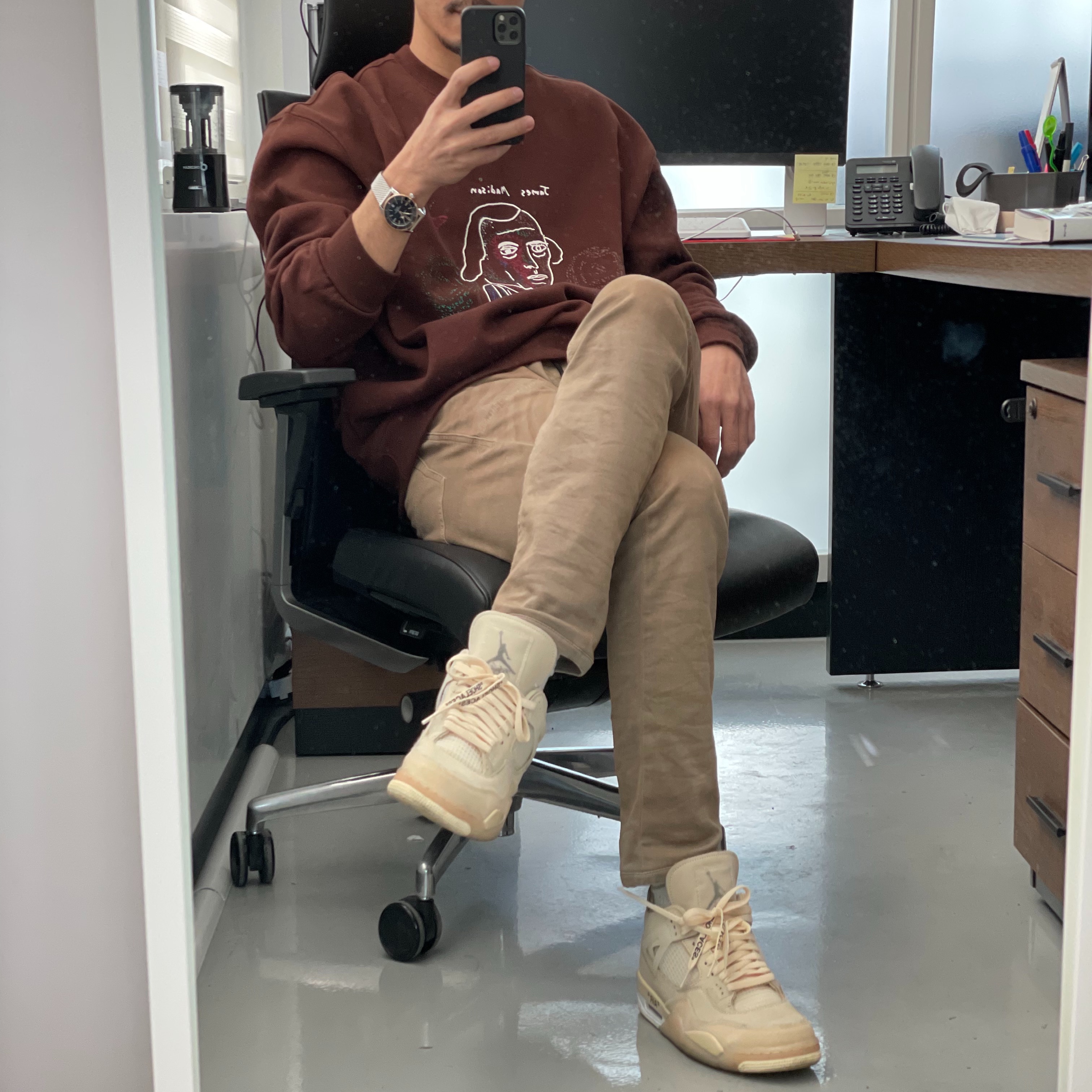 (W) Jordan 4 x Off-White Retro SP Sail 착용 스타일