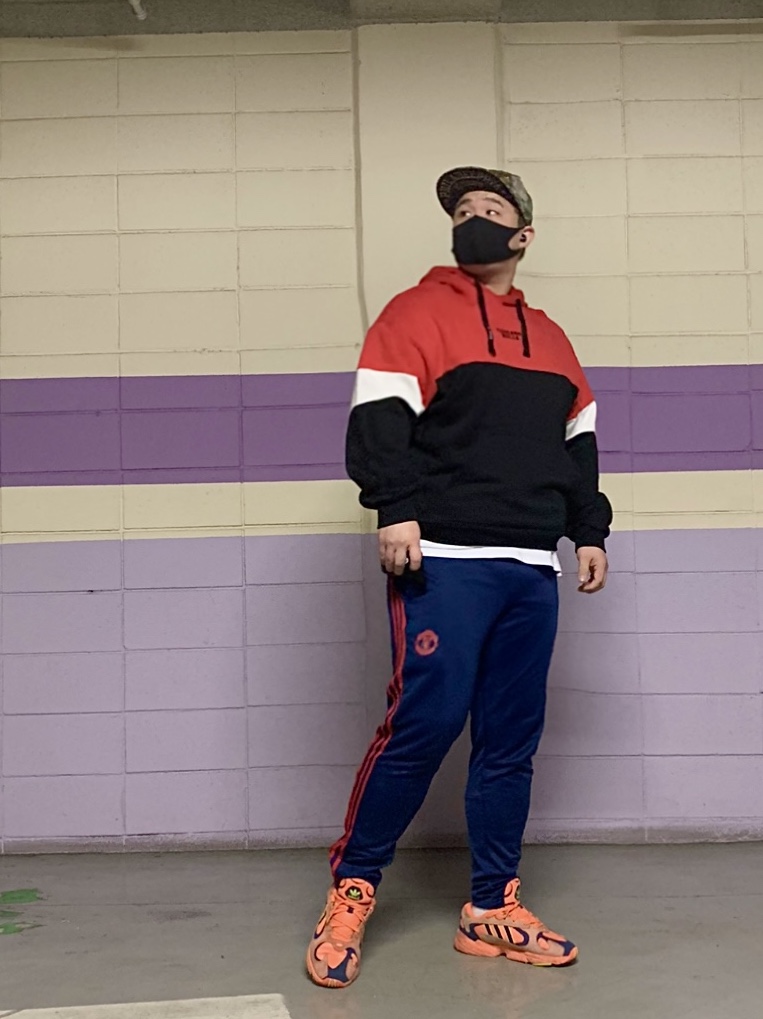 Adidas Yung-1 Hi-Res Orange 착용 스타일