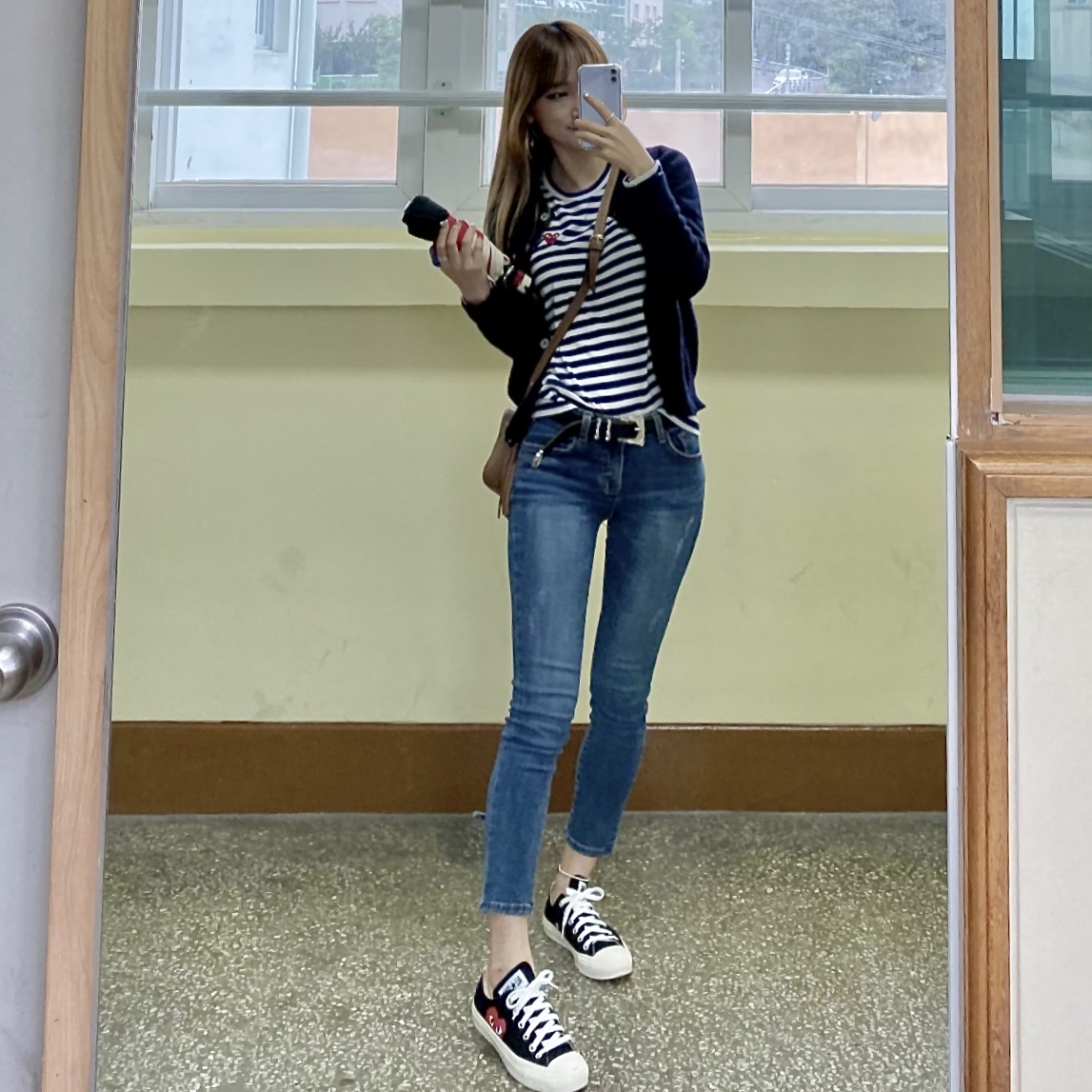 Converse x Play Comme des Garcons Chuck 70 Ox Black, Play Comme des Garcons Red Heart Knit Cardigan Navy 착용 스타일