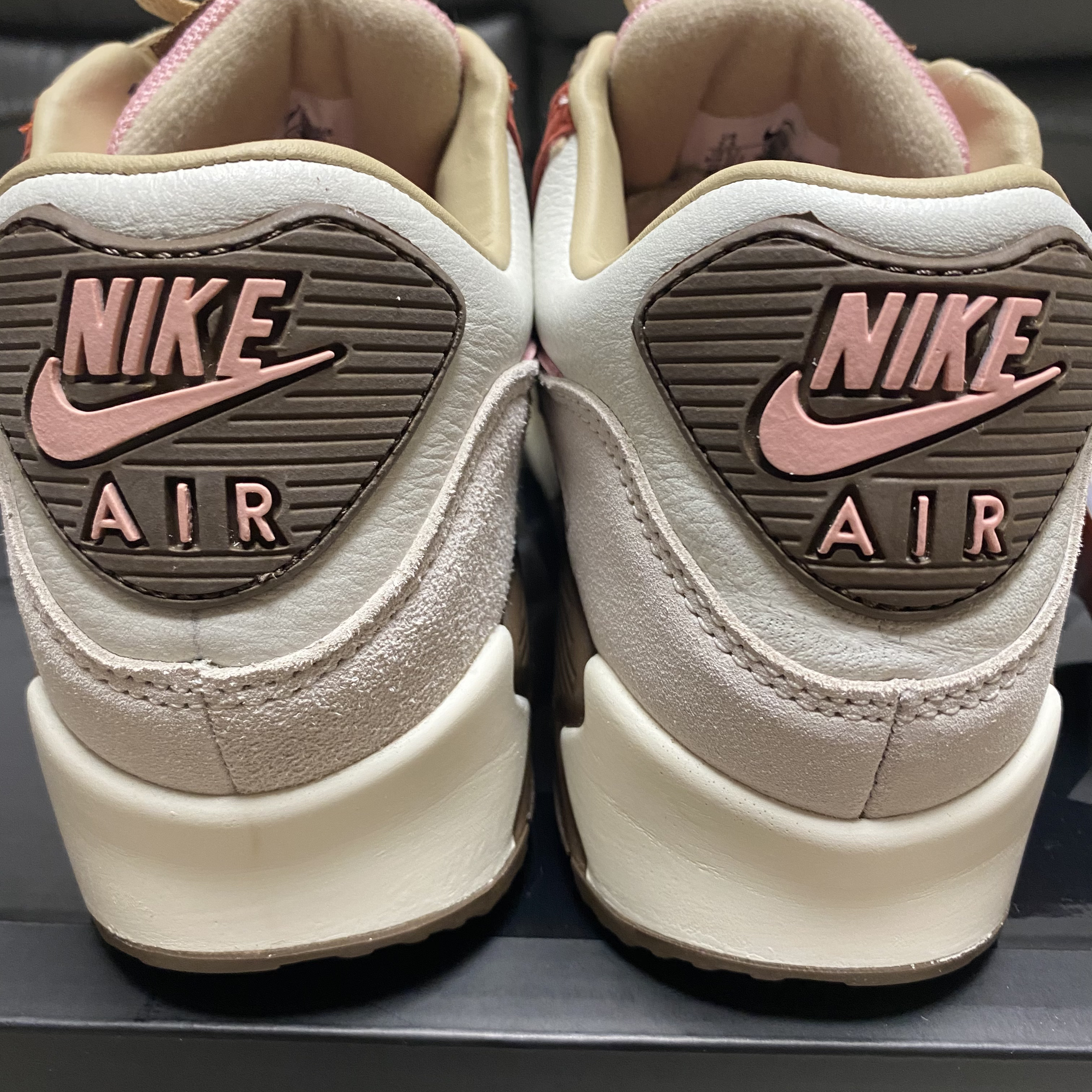 Nike Air Max 90 NRG Bacon 착용 스타일 - 4