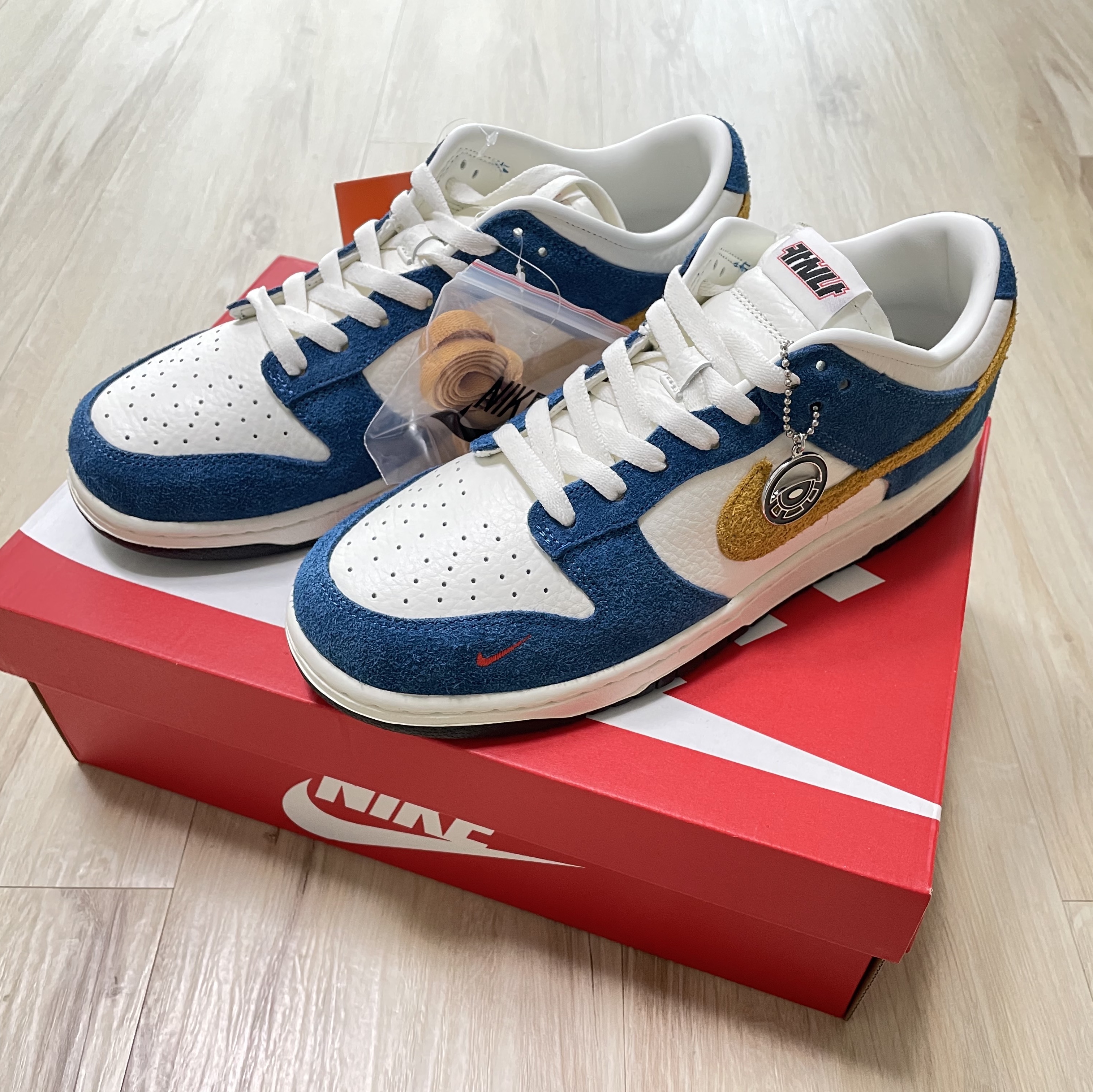 Nike x Kasina Dunk Low 80's Bus 착용 스타일