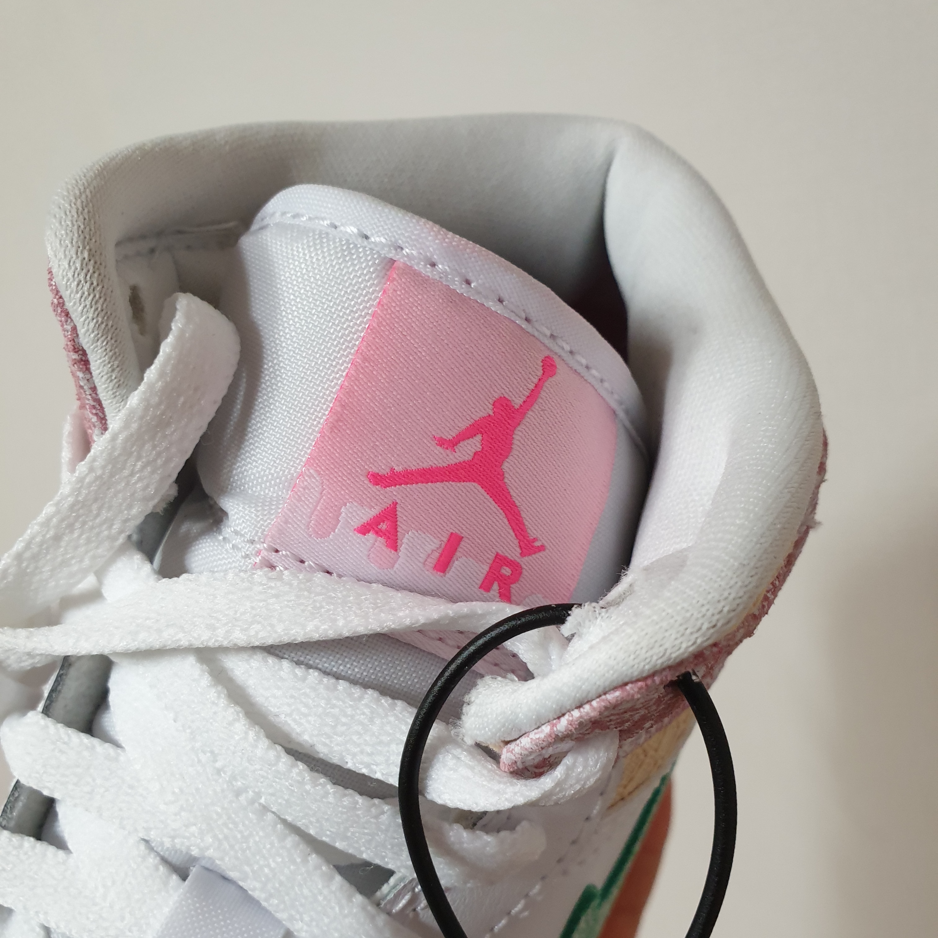 (GS) Jordan 1 Mid SE Arctic Punch 착용 스타일 - 5