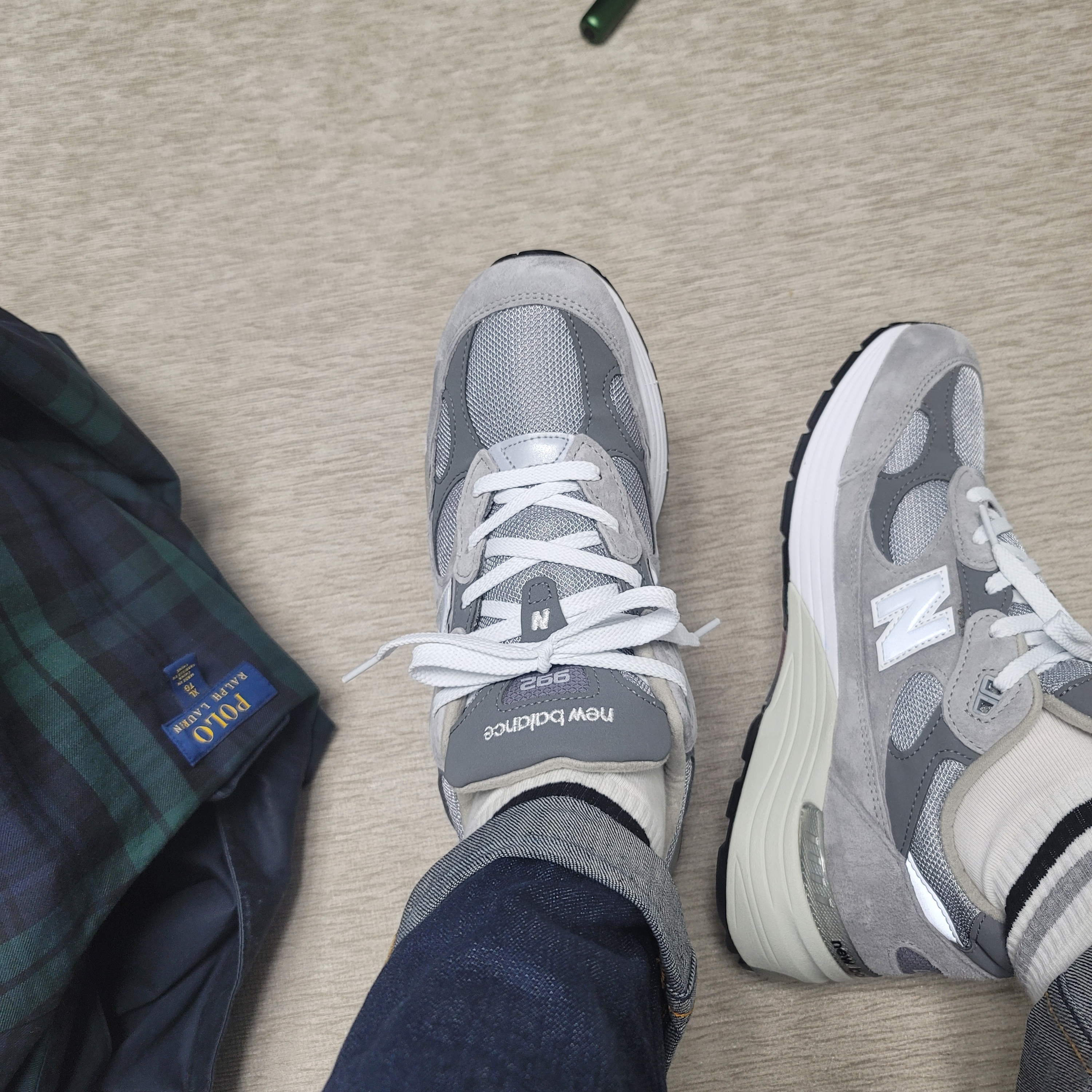 New Balance 992 Made in USA Grey - D Standard 착용 스타일