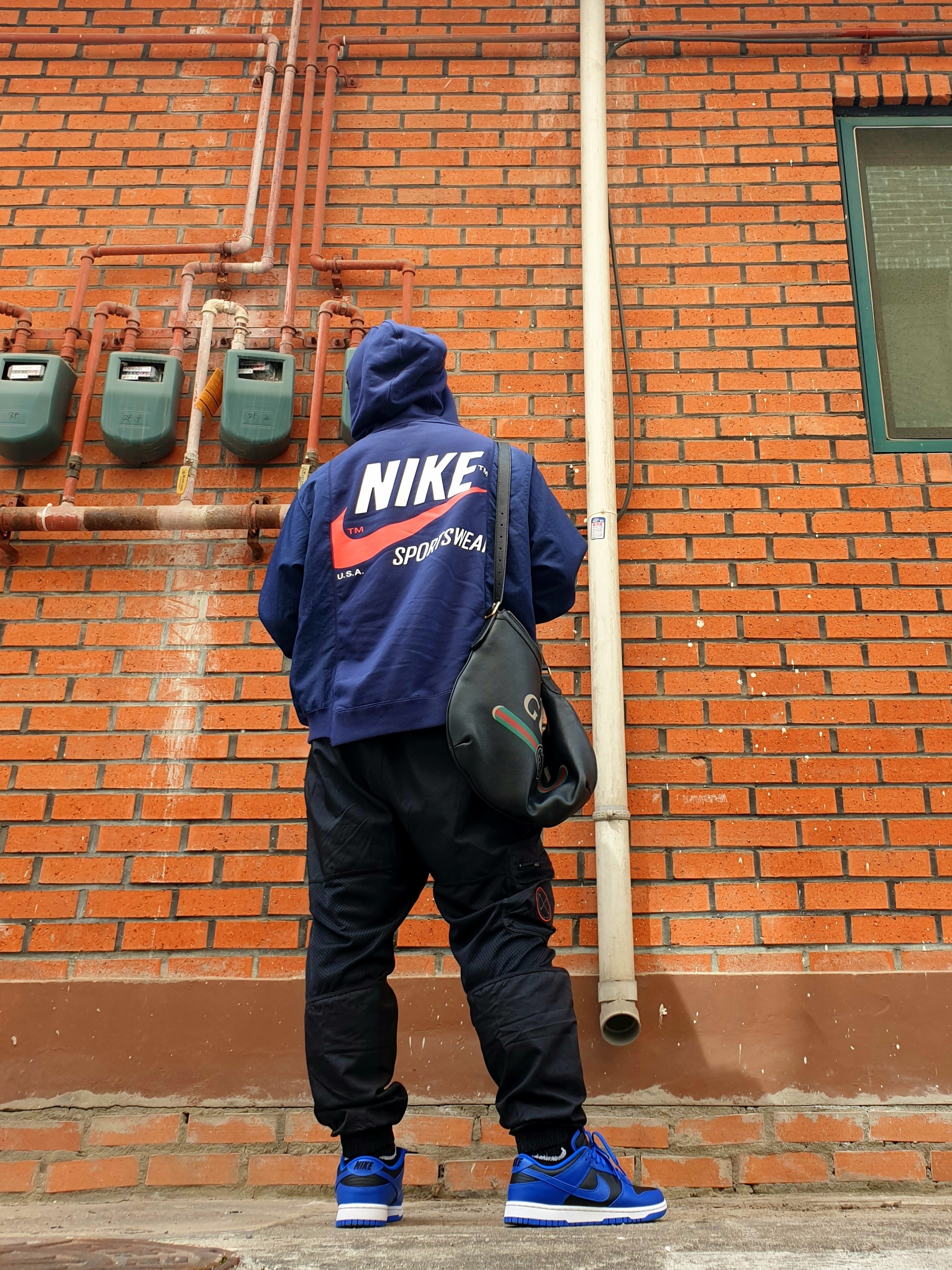 Nike Dunk Low Retro Hyper Cobalt, Nike NSW Hoodie BRS Midnight Navy 착용 스타일
