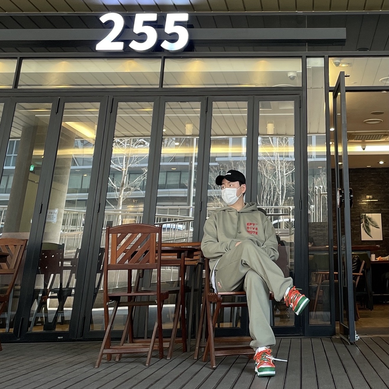 Nike x Off-White Dunk Low Pine Green 착용 스타일 - 2