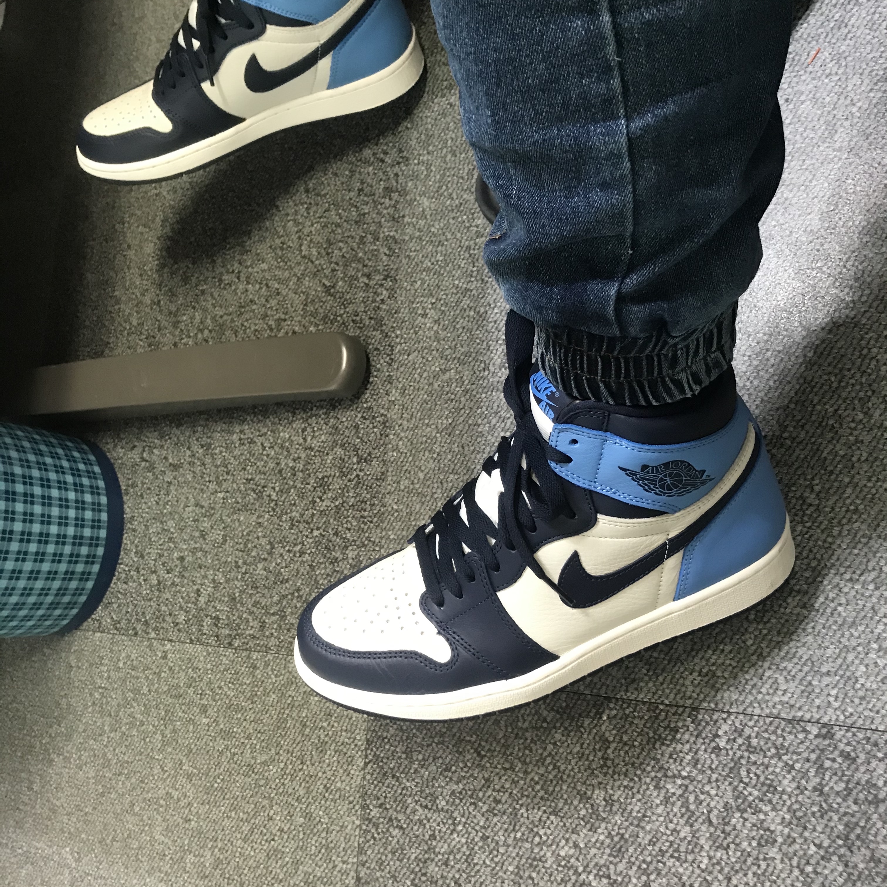 Jordan 1 Retro High Obsidian UNC 착용 스타일