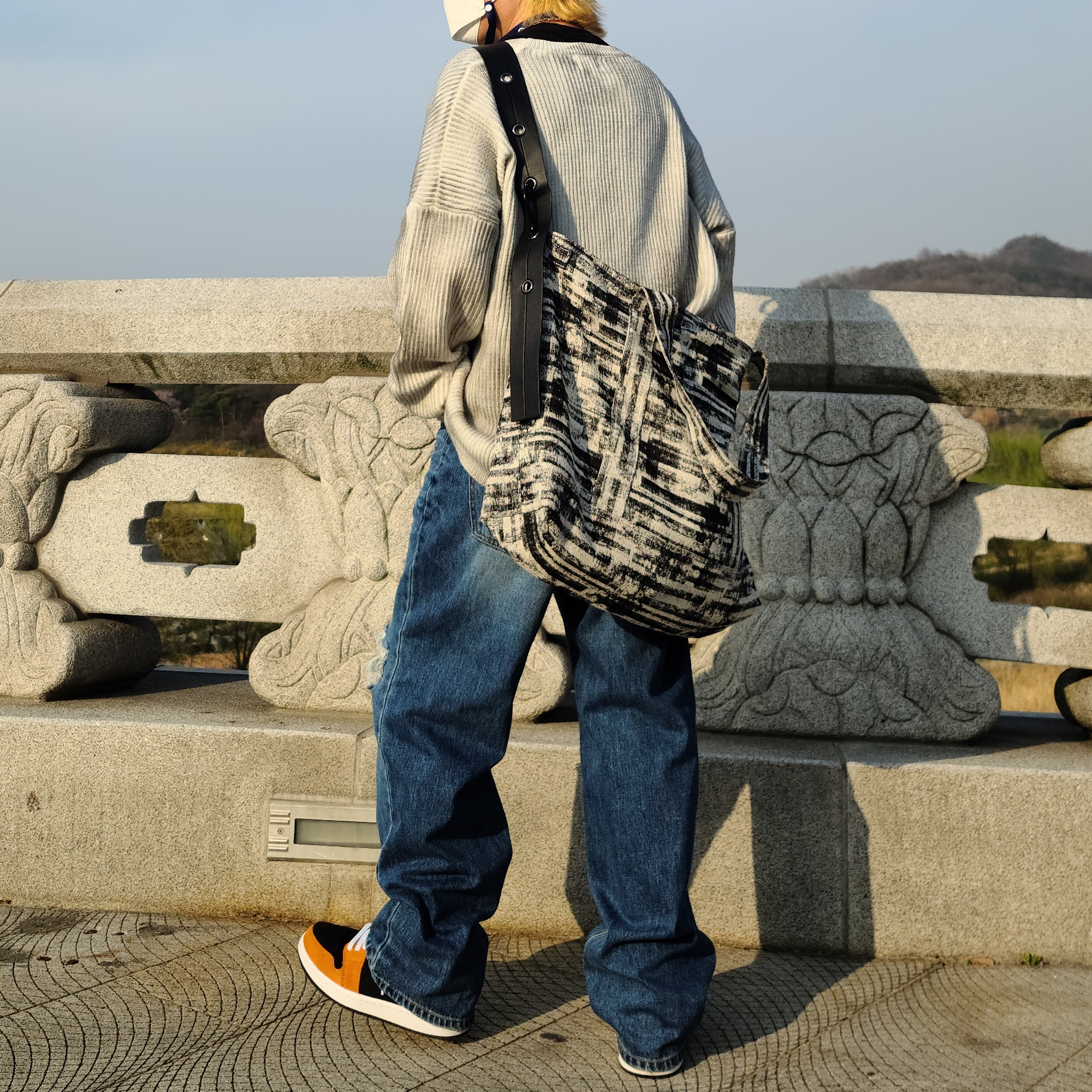 Jordan 1 Zoom Air CMFT Monarch Orange 착용 스타일
