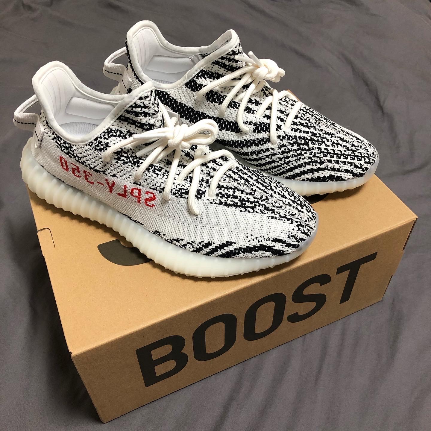 Adidas Yeezy Boost 350 V2 Zebra 2017/2019/2020 착용 스타일 - 2