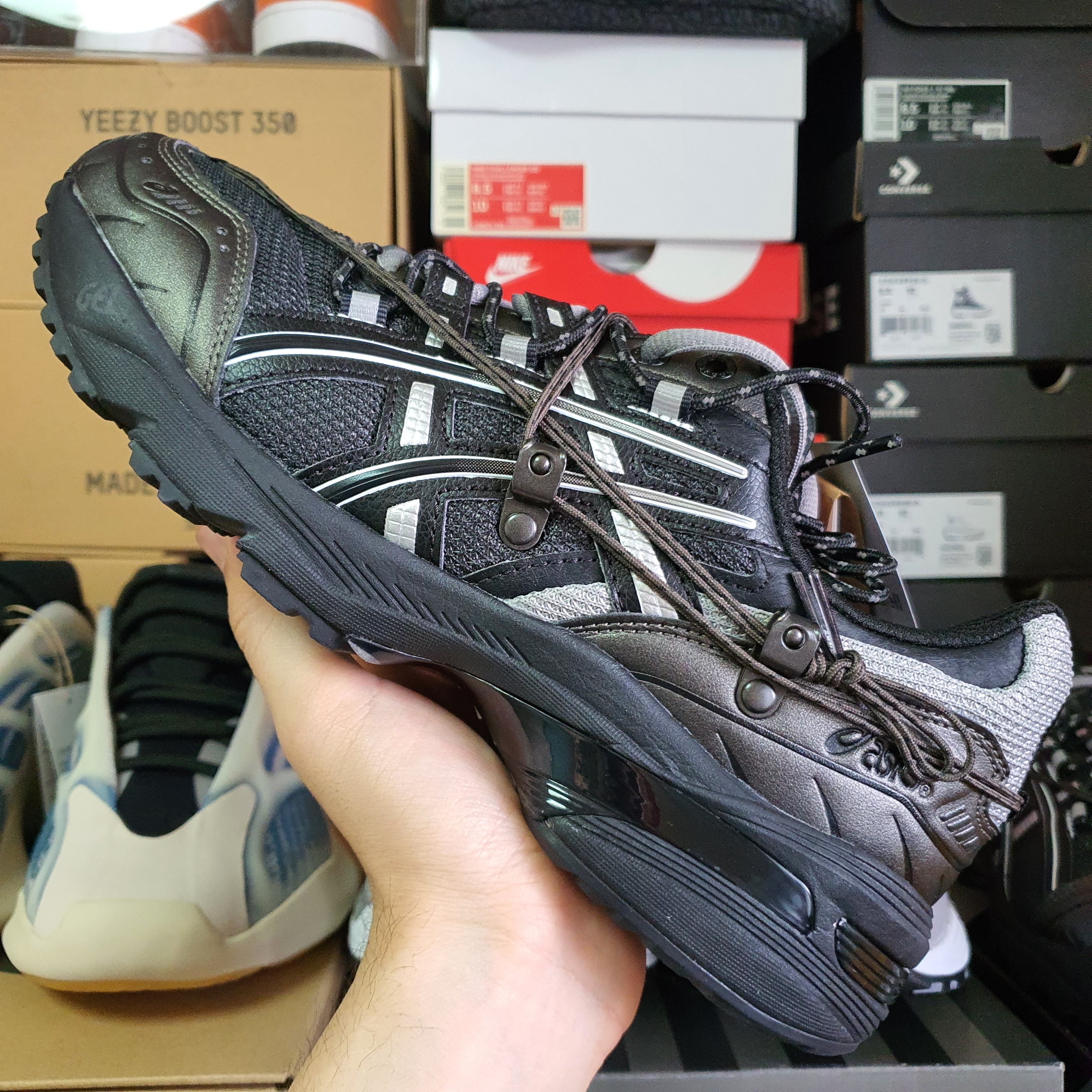 Asics x Andersson Bell Gel-1090 Black Silver 착용 스타일