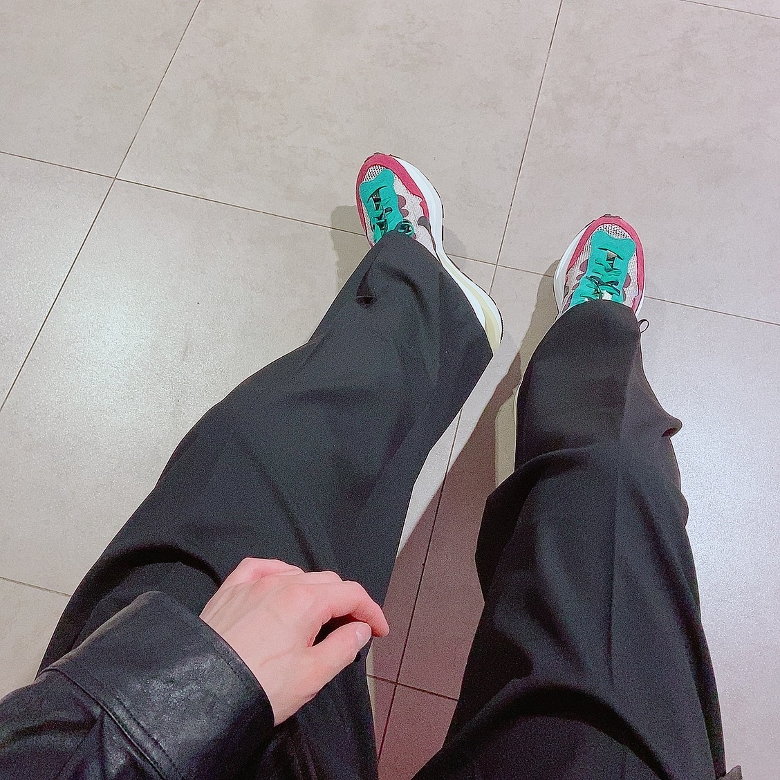Nike x Sacai VaporWaffle String & Black Villain Red 착용 스타일