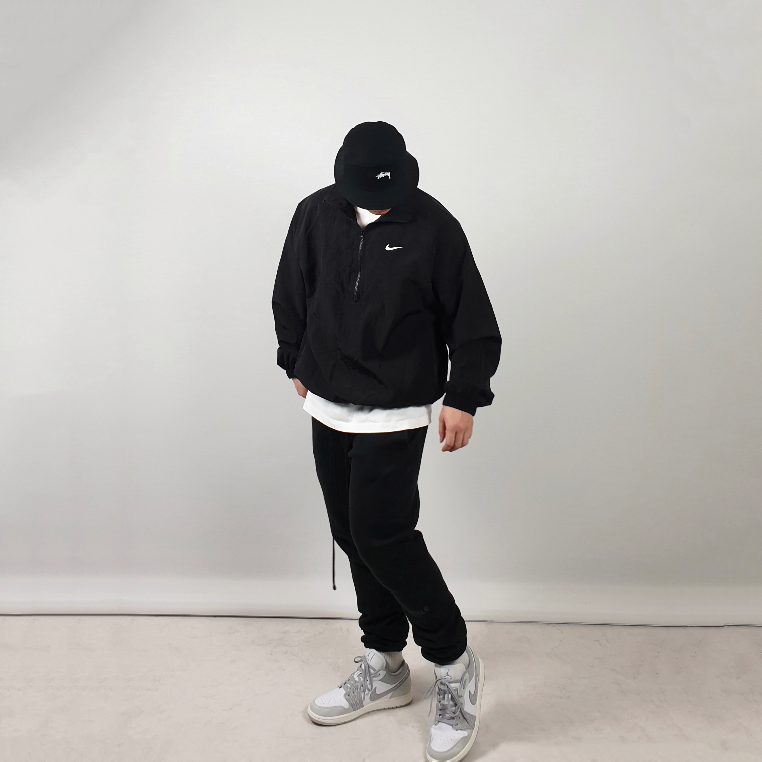 Jordan 1 Low PRM Elephant Print, Essentials Sweatpants Dark Slate/Black 2020 착용 스타일 - 3