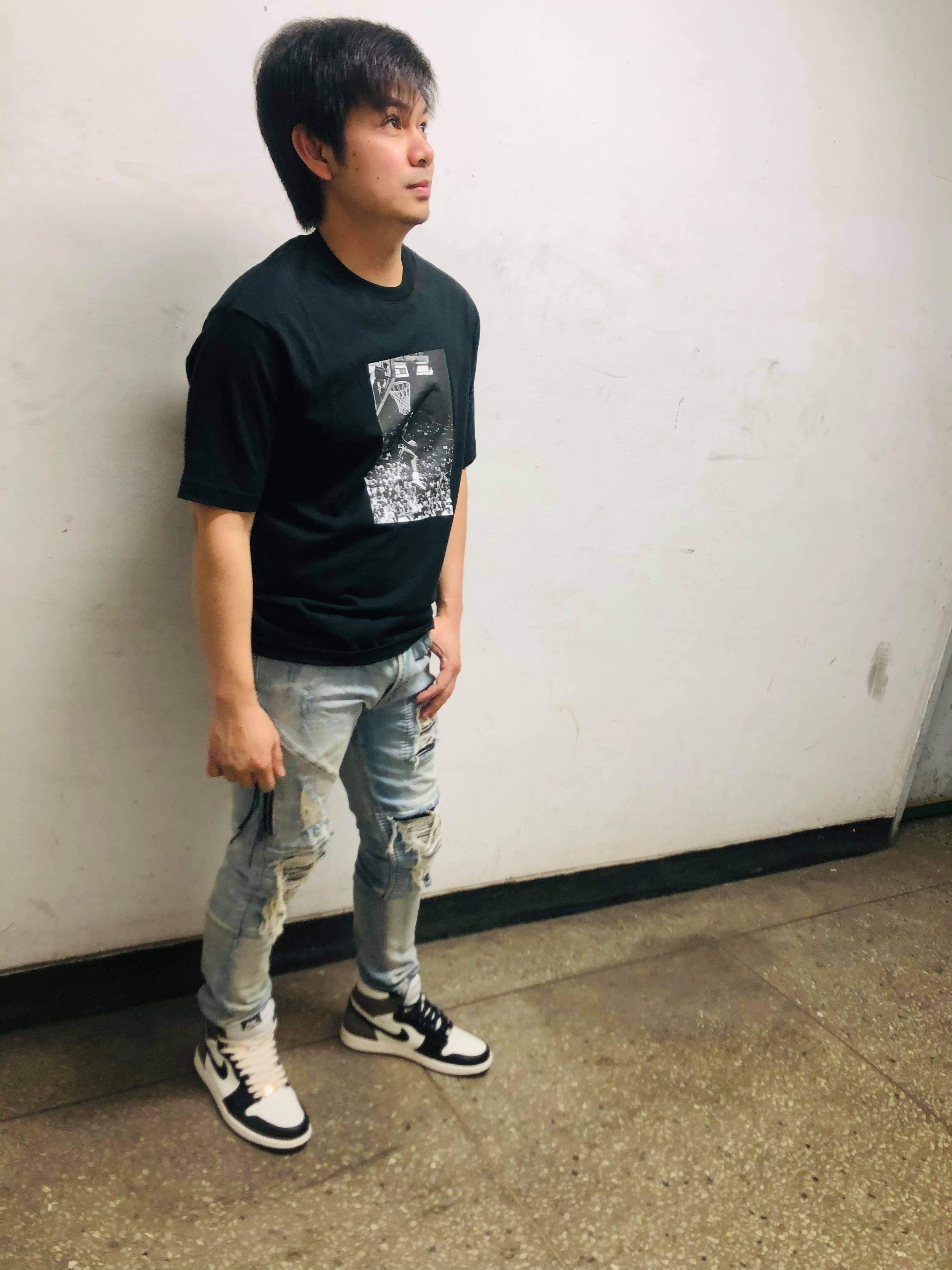 Jordan 1 Retro High OG Black Mocha, Jordan x Union Reverse Dunk T-Shirt Black 착용 스타일 - 3