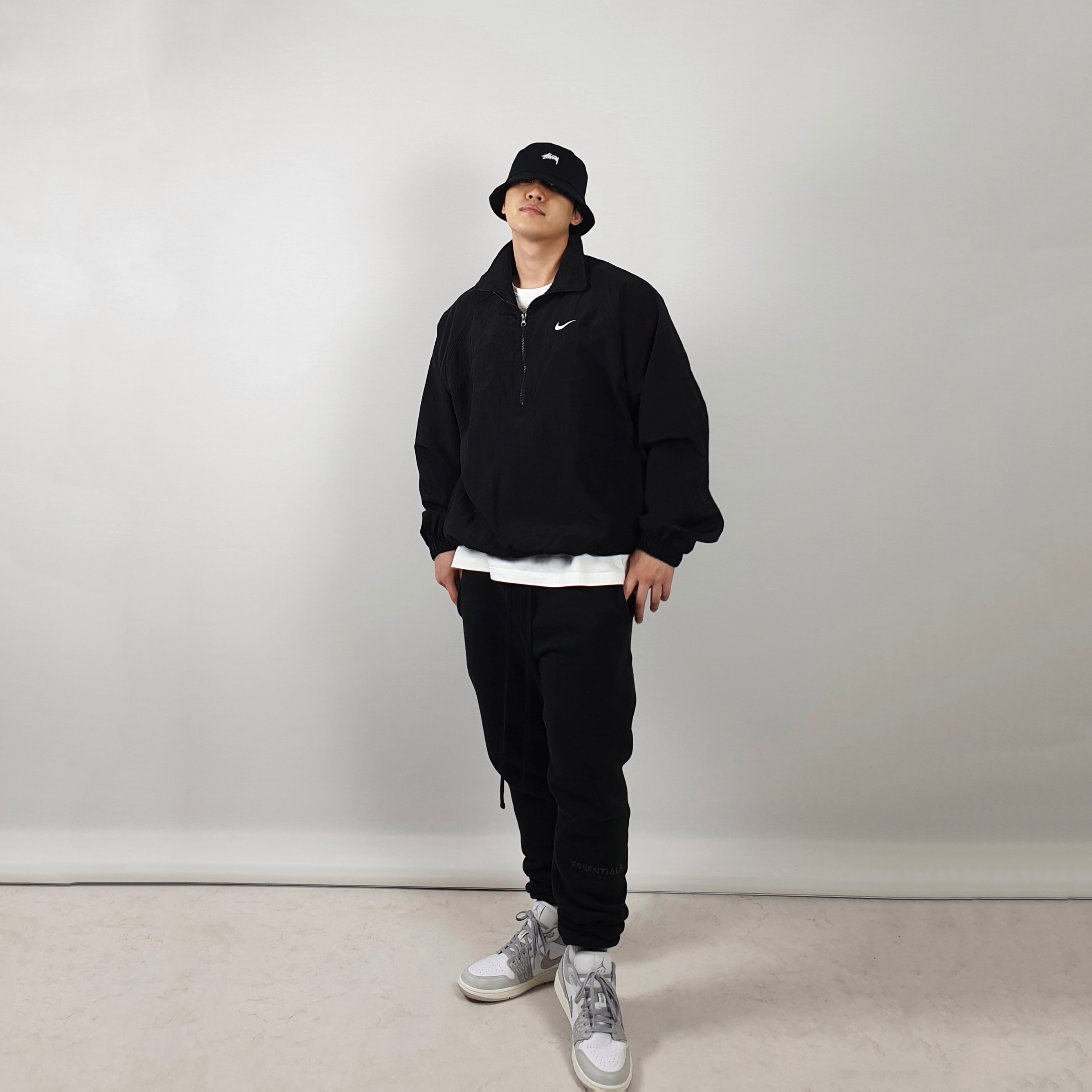 Jordan 1 Low PRM Elephant Print, Essentials Sweatpants Dark Slate/Black 2020 착용 스타일 - 2