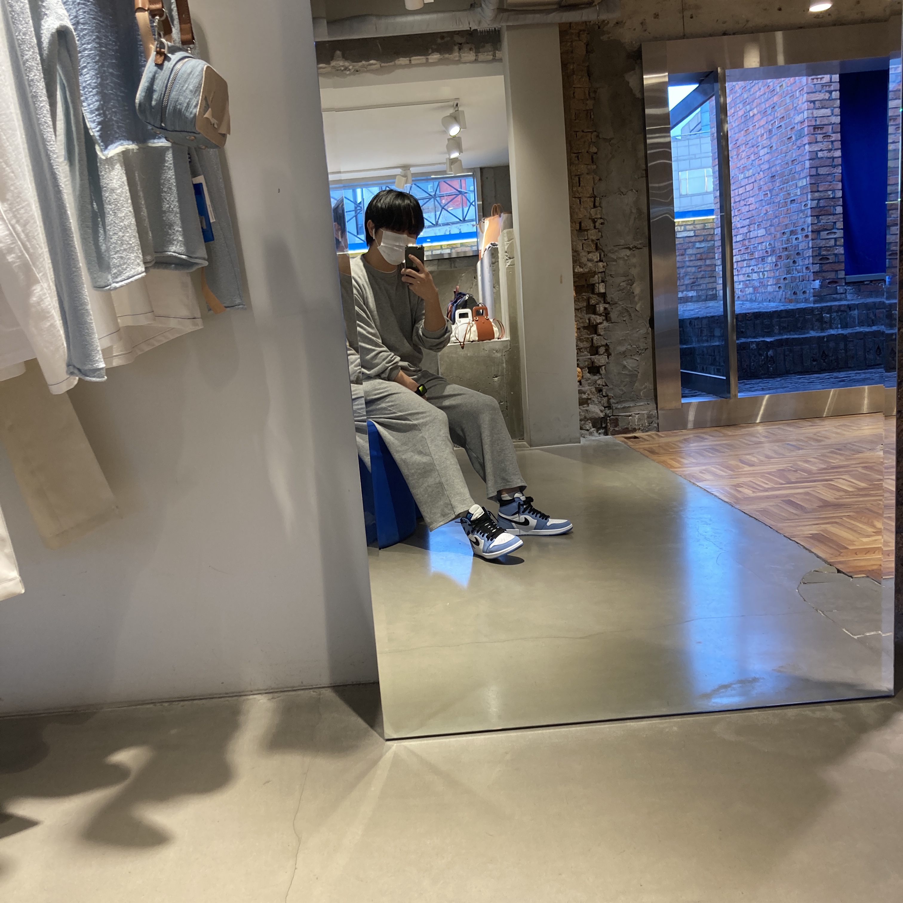 Jordan 1 Retro High OG University Blue 착용 스타일